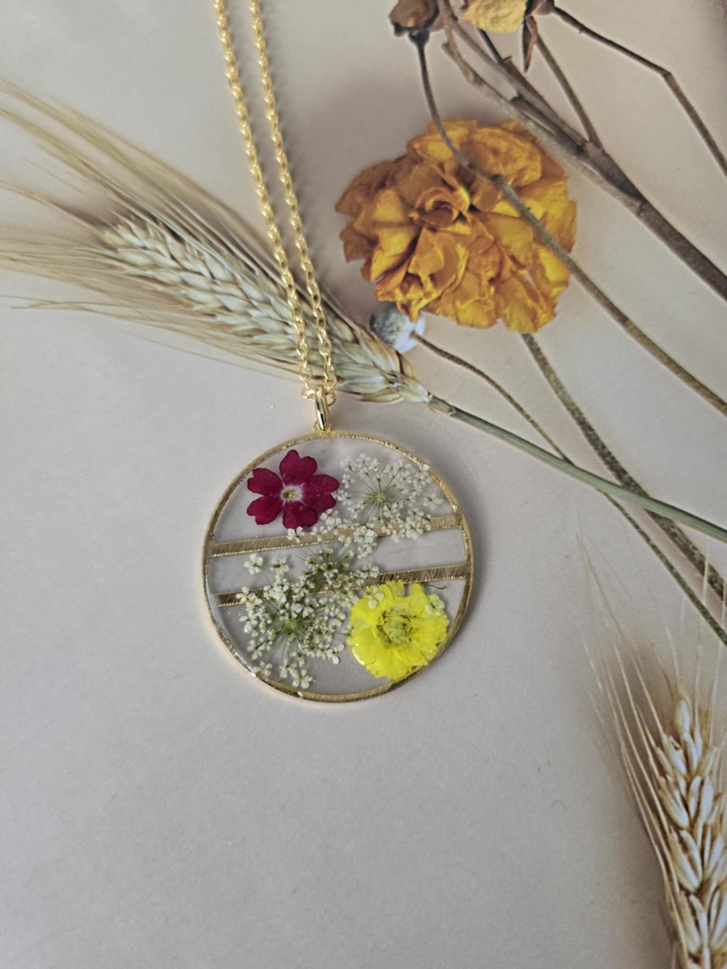 Pendentif amical floral
