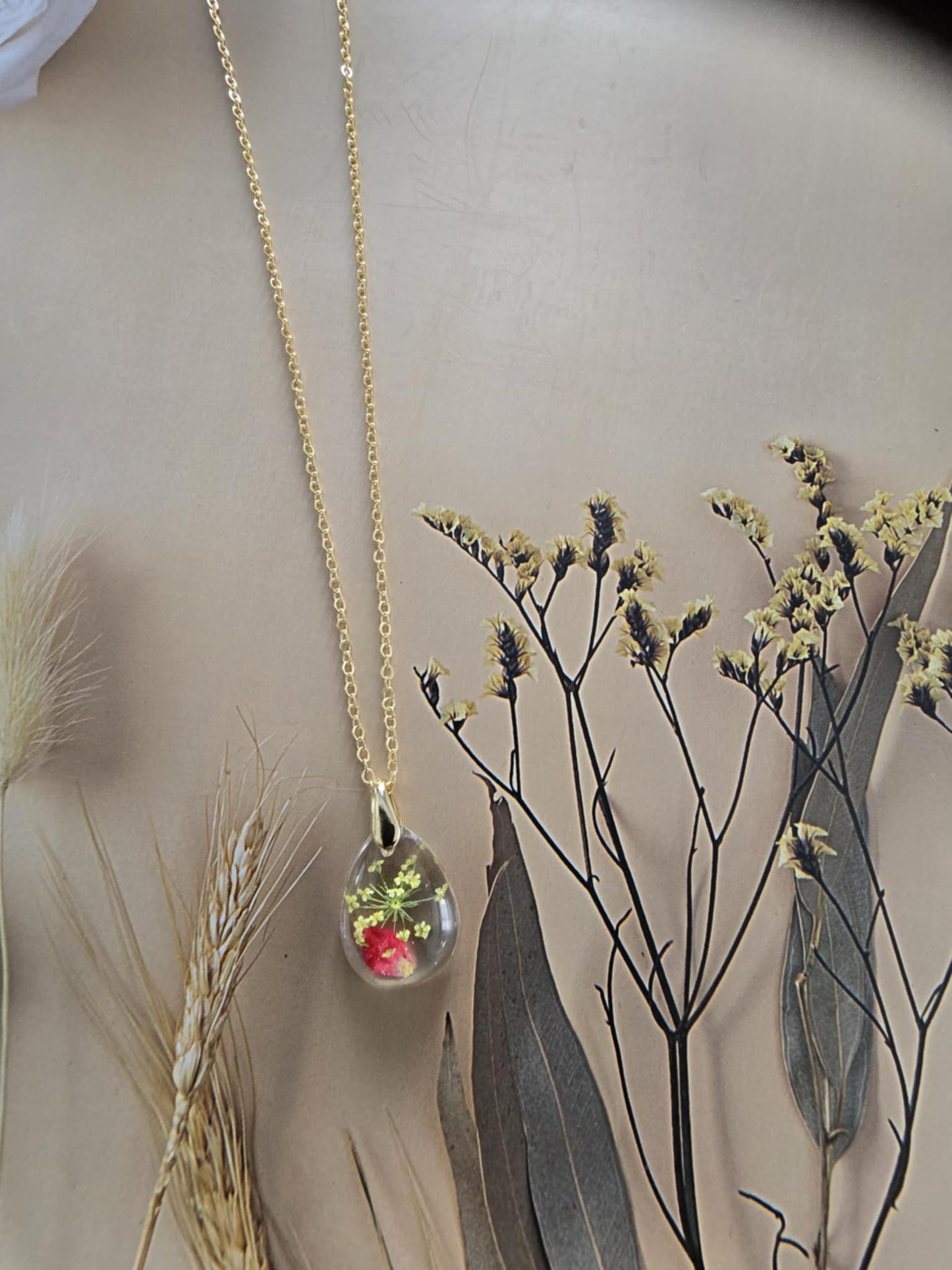 Pendentif floral flottant