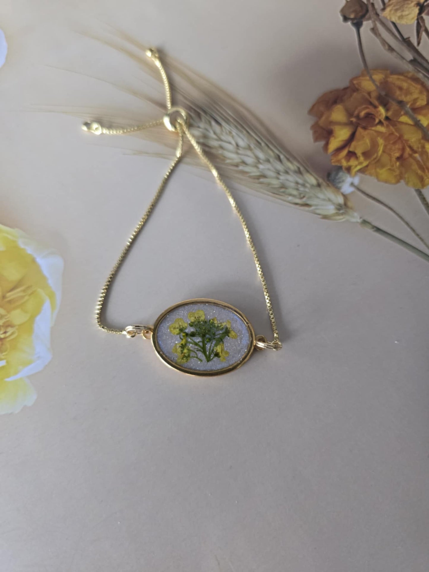 Bracelet ajustable floral jaune