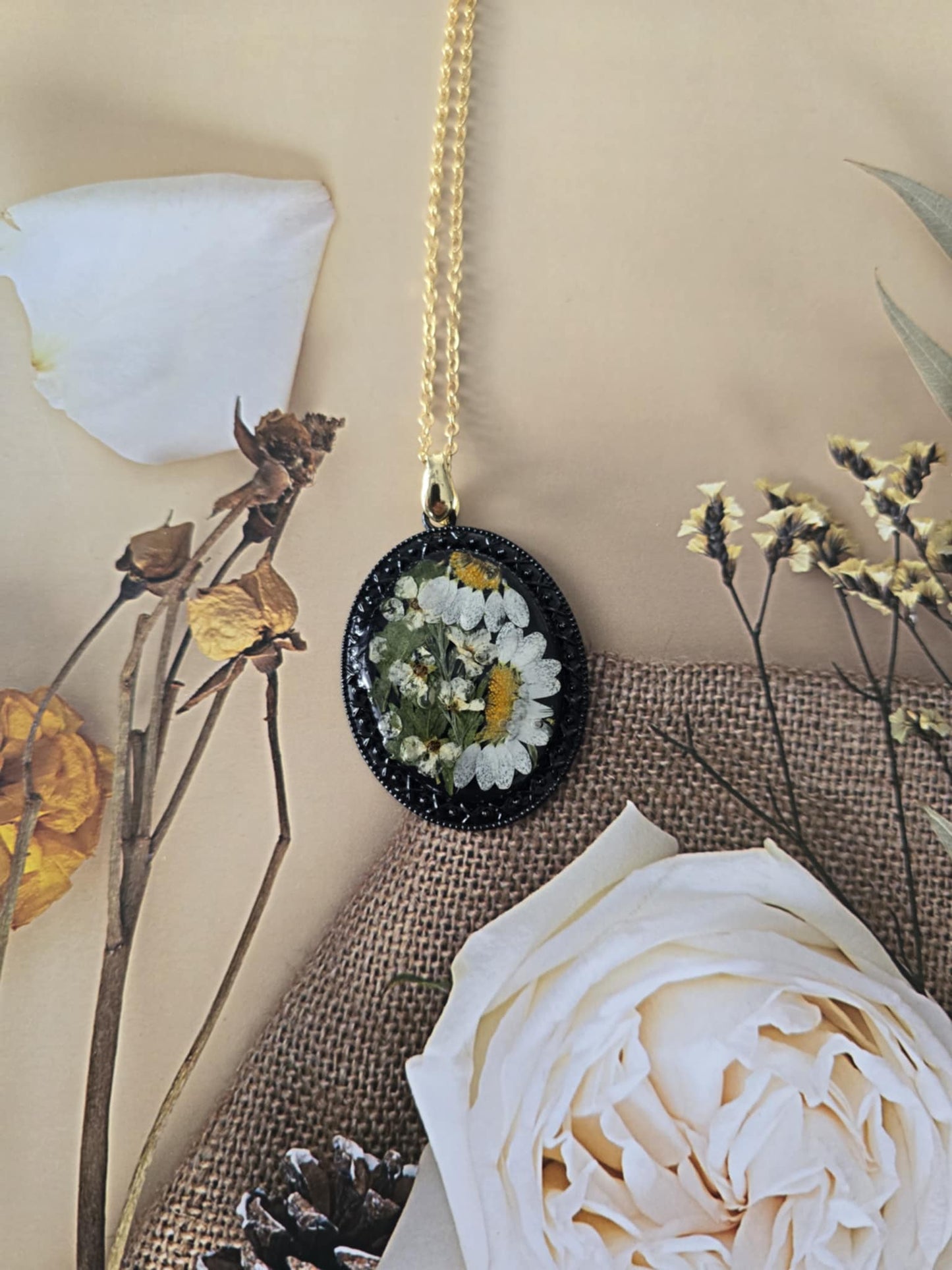 Pendentif fierté floral