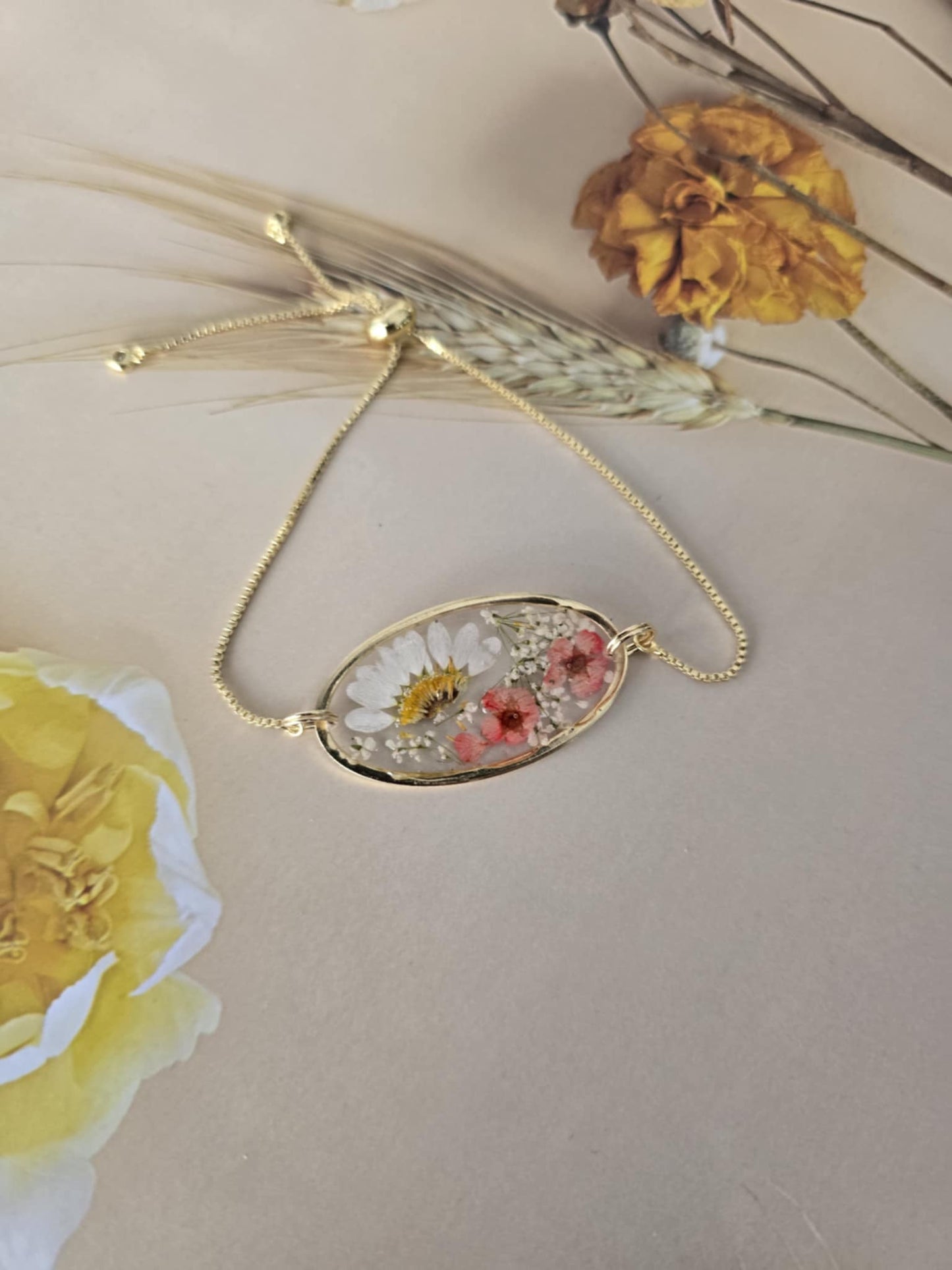 Bracelet ajustable ovale floral éternel