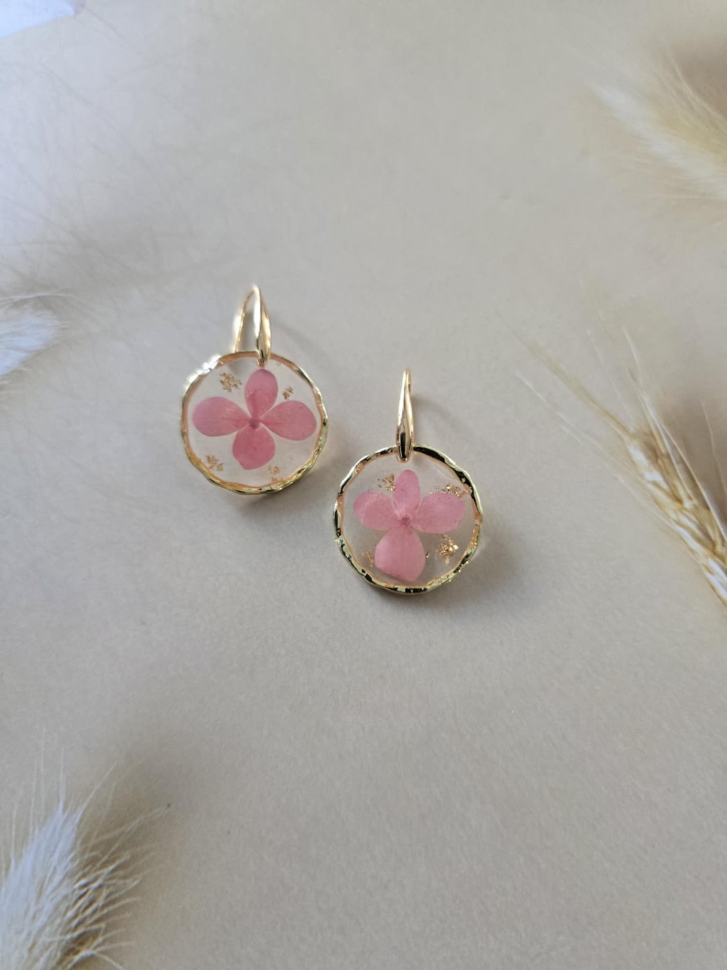 Boucles d'oreilles petite fleur rose