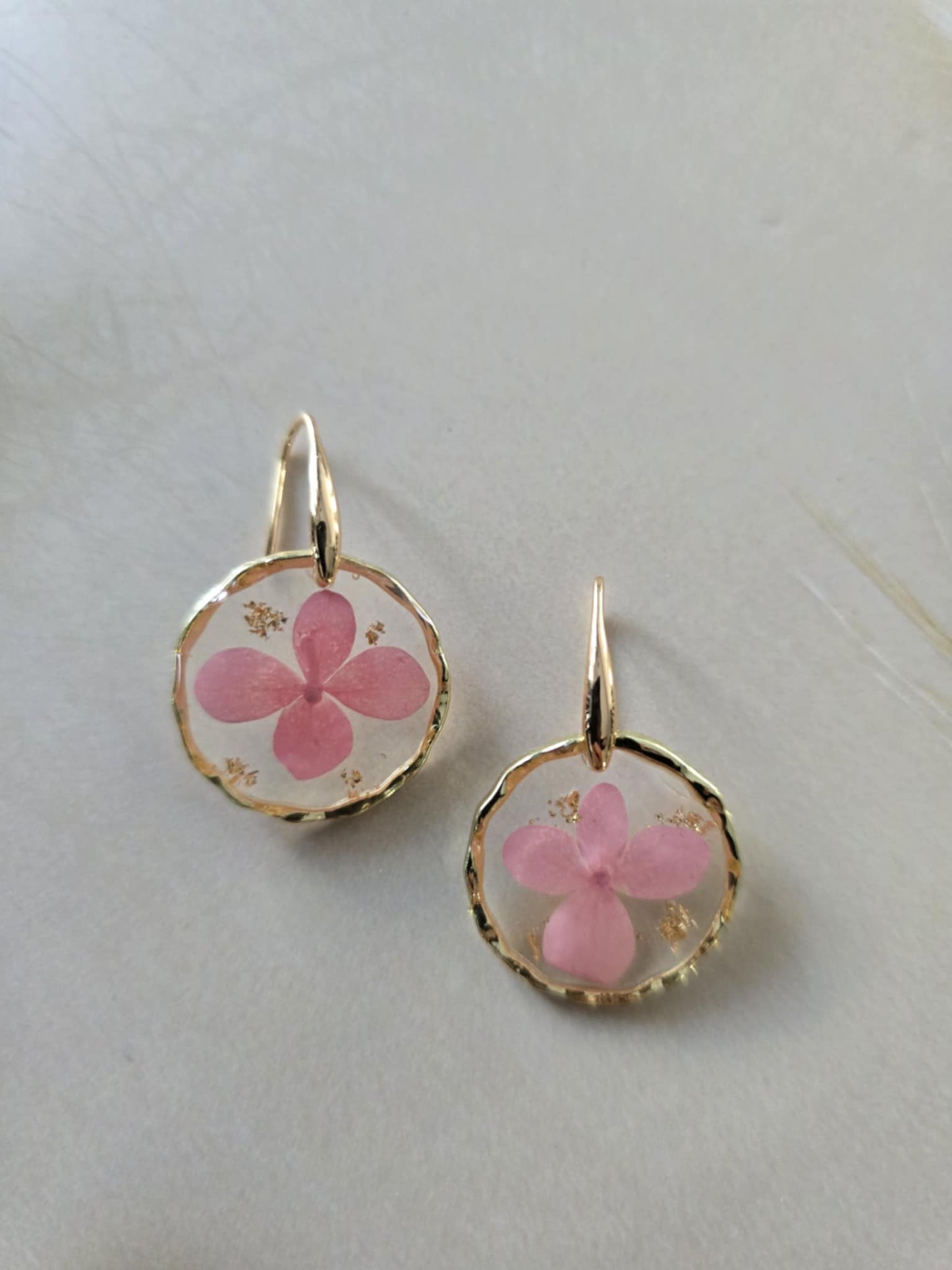 Boucles d'oreilles petite fleur rose