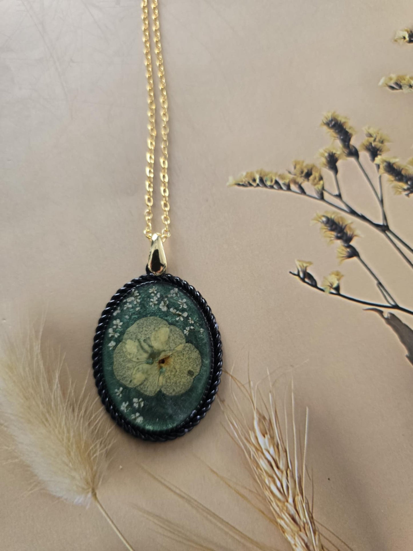 Pendentif petite pétale jaune