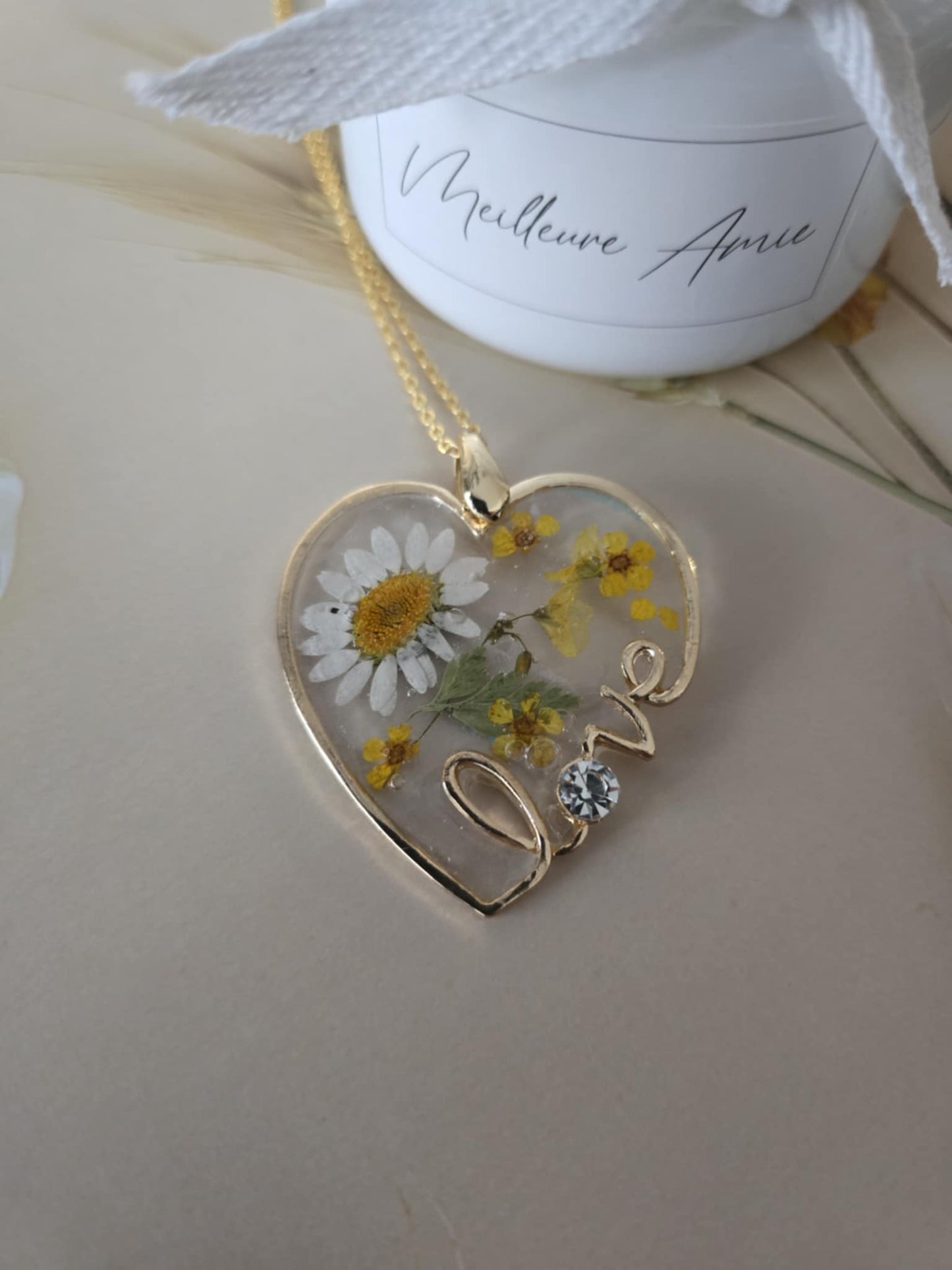 pendentif love marguerite blanche