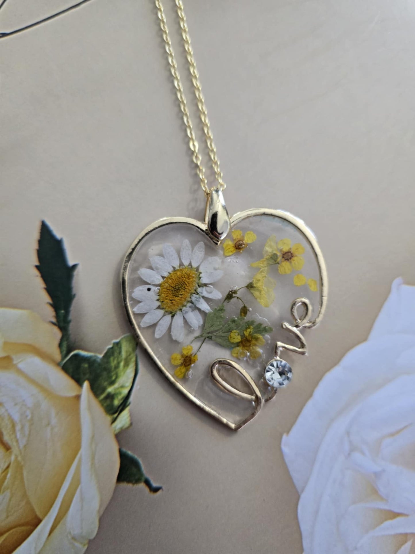 pendentif love marguerite blanche