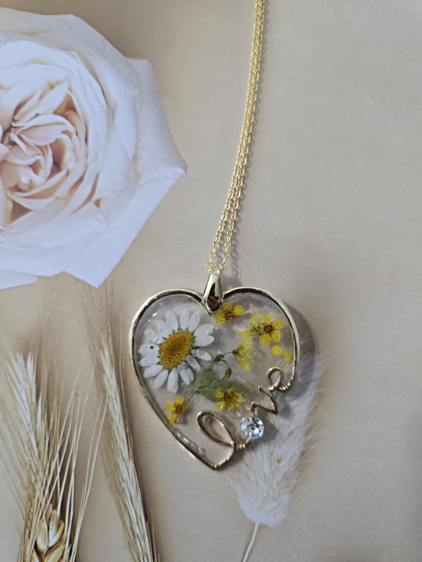 pendentif love marguerite blanche