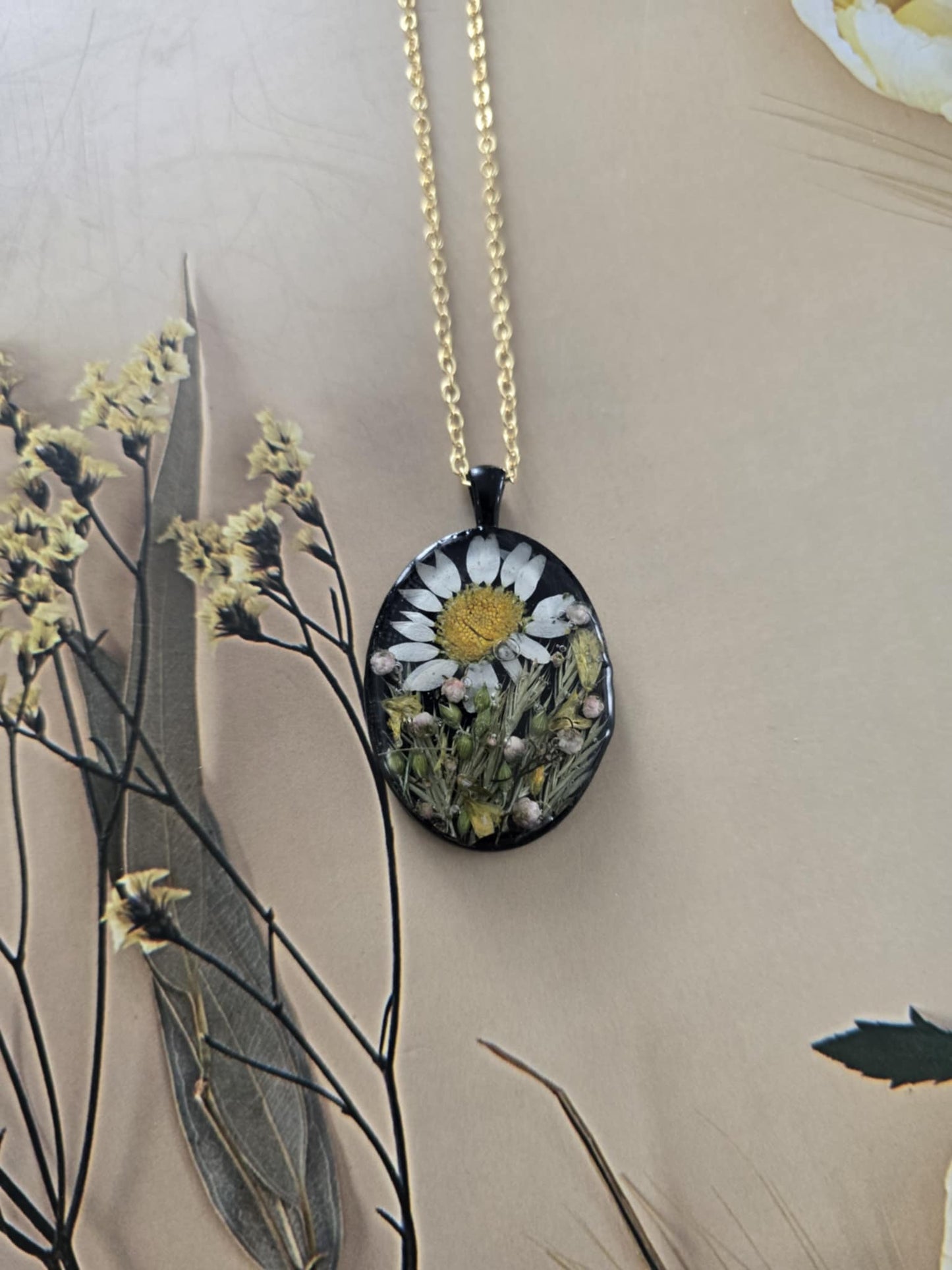 Pendentif marguerite floral des champs