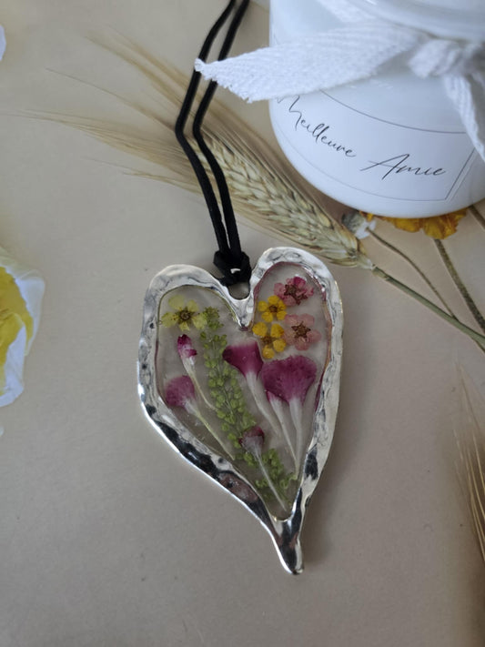 pendentif argenté floraison