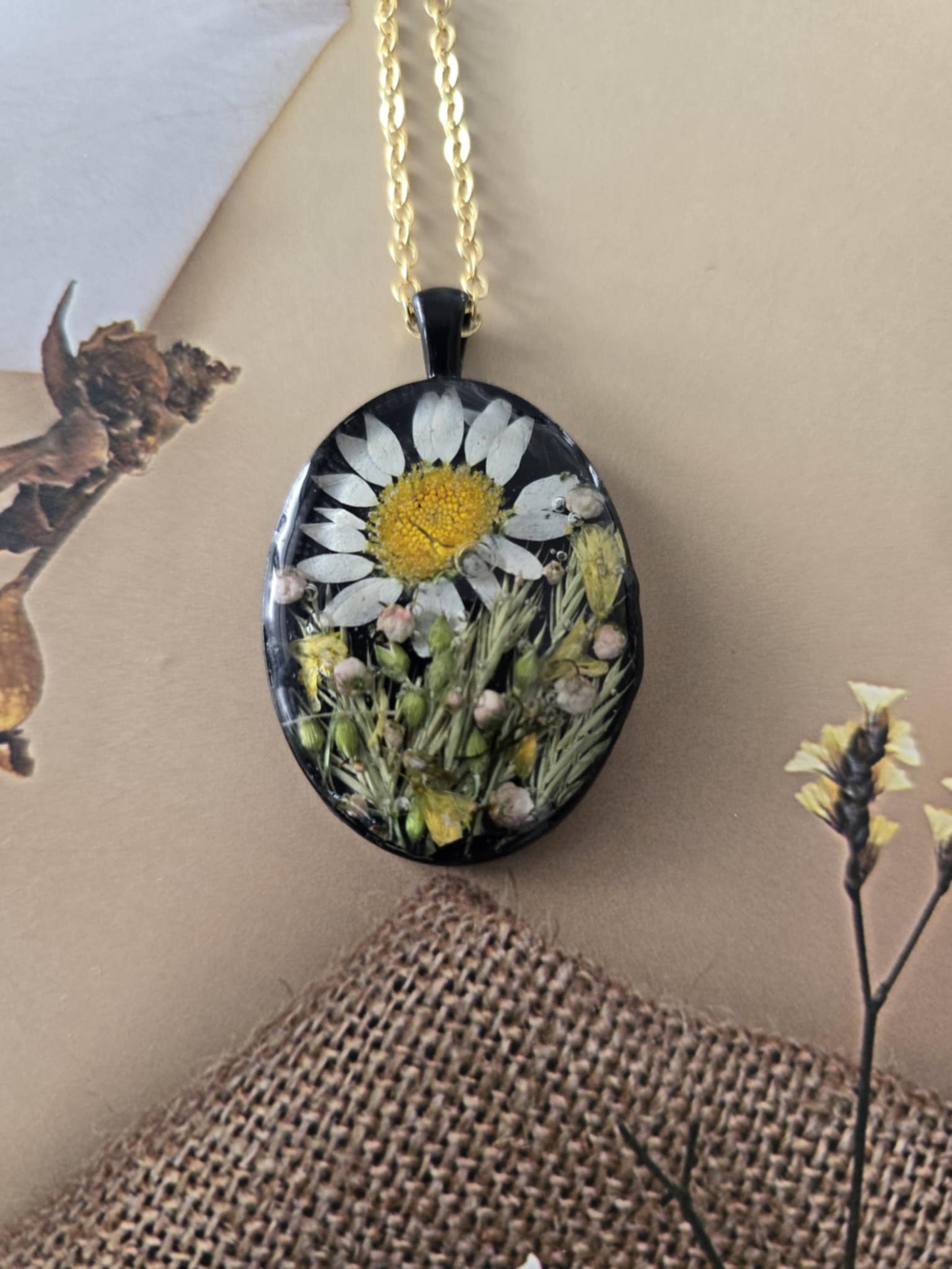 Pendentif marguerite floral des champs