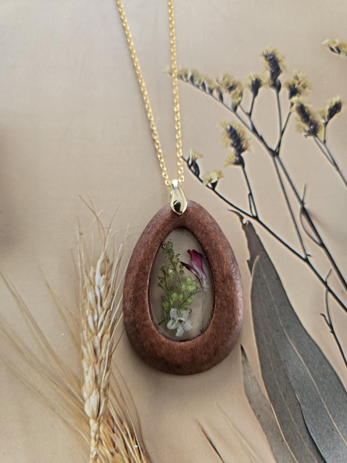 Pendentif boisé floral naturel