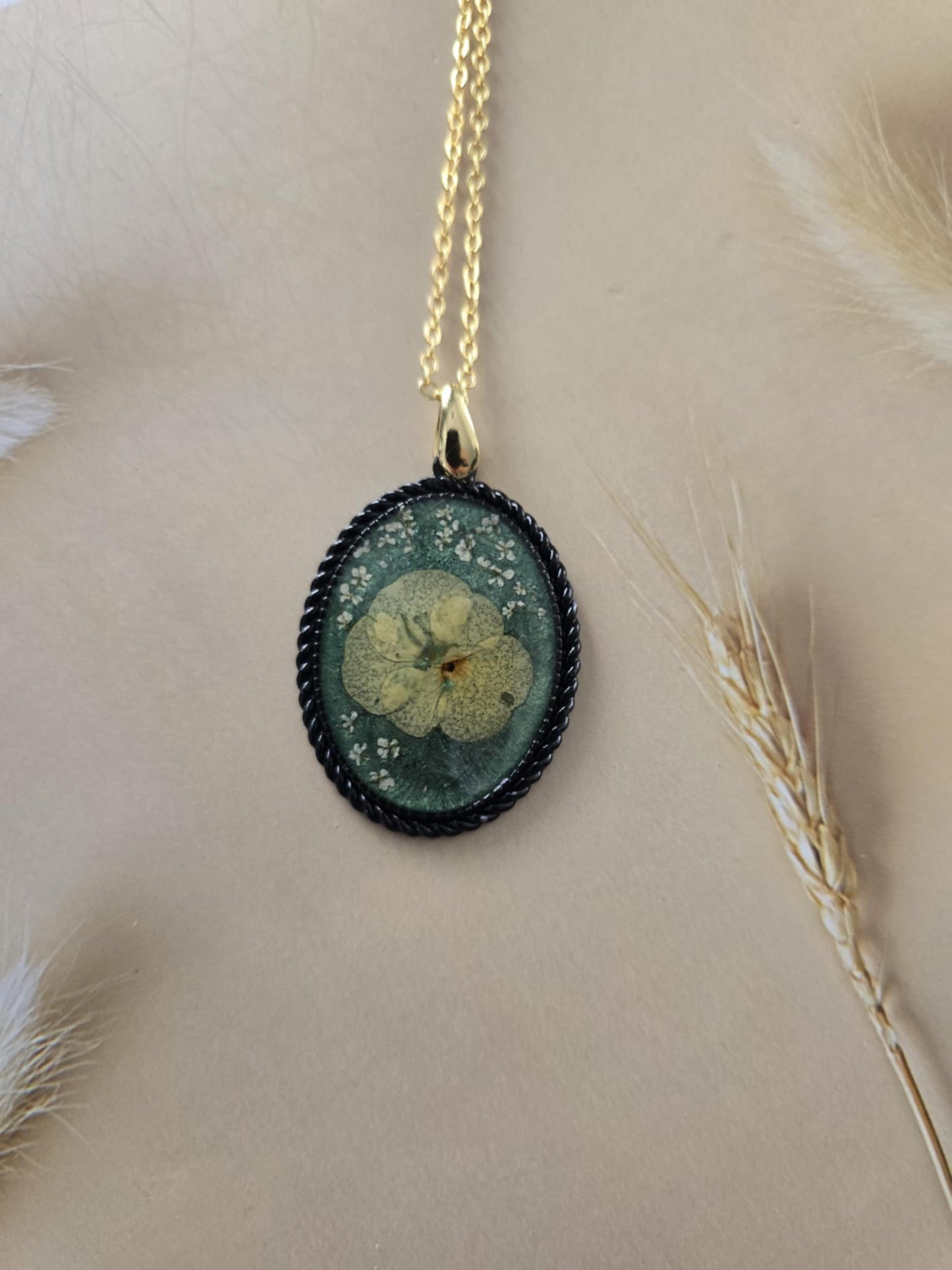 Pendentif petite pétale jaune
