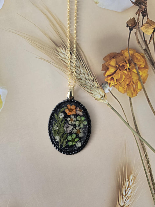 Pendentif petites fleurs de la joie