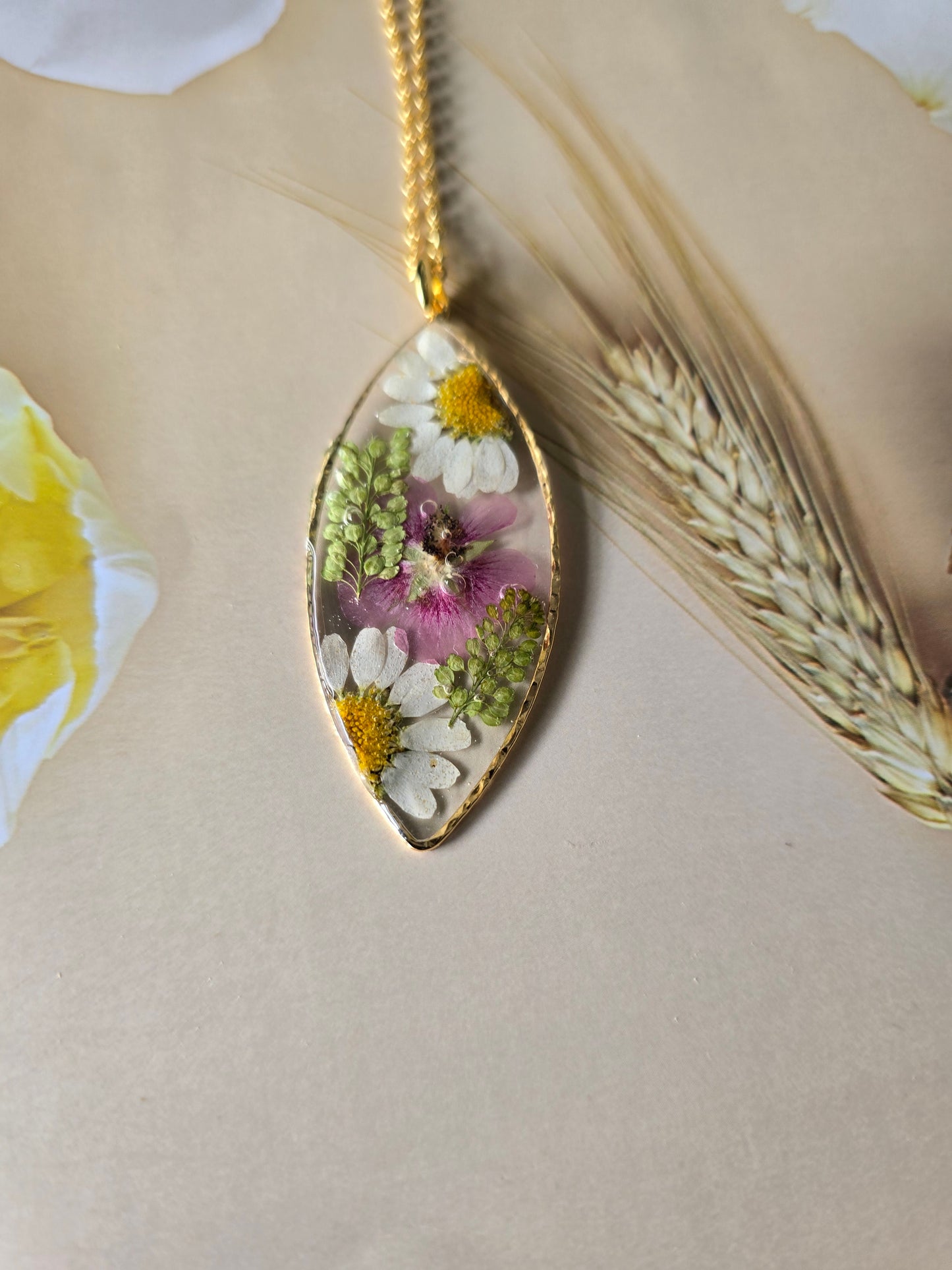 pendentif charmante romance floral