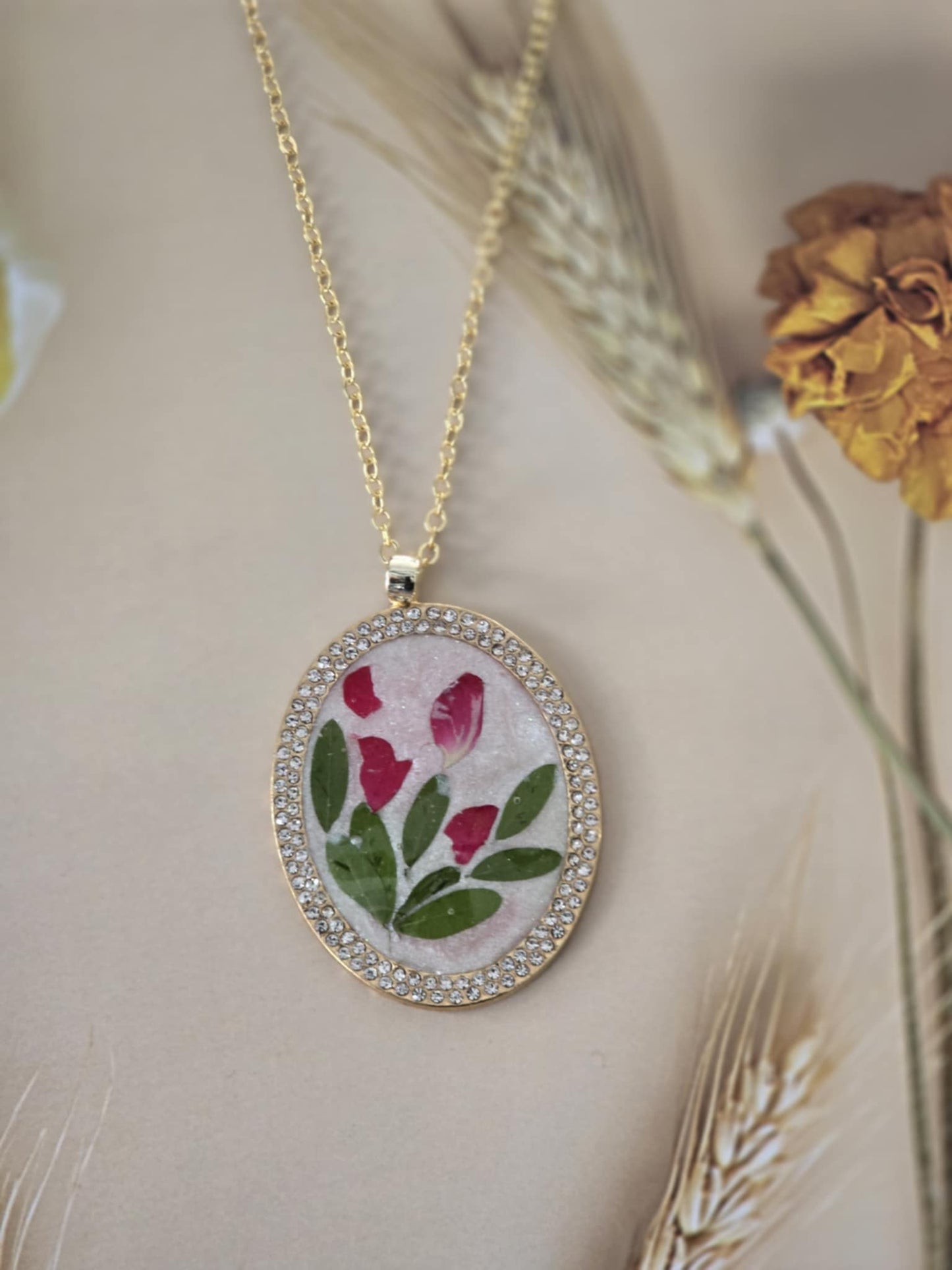 Pendentif nacré floral chic