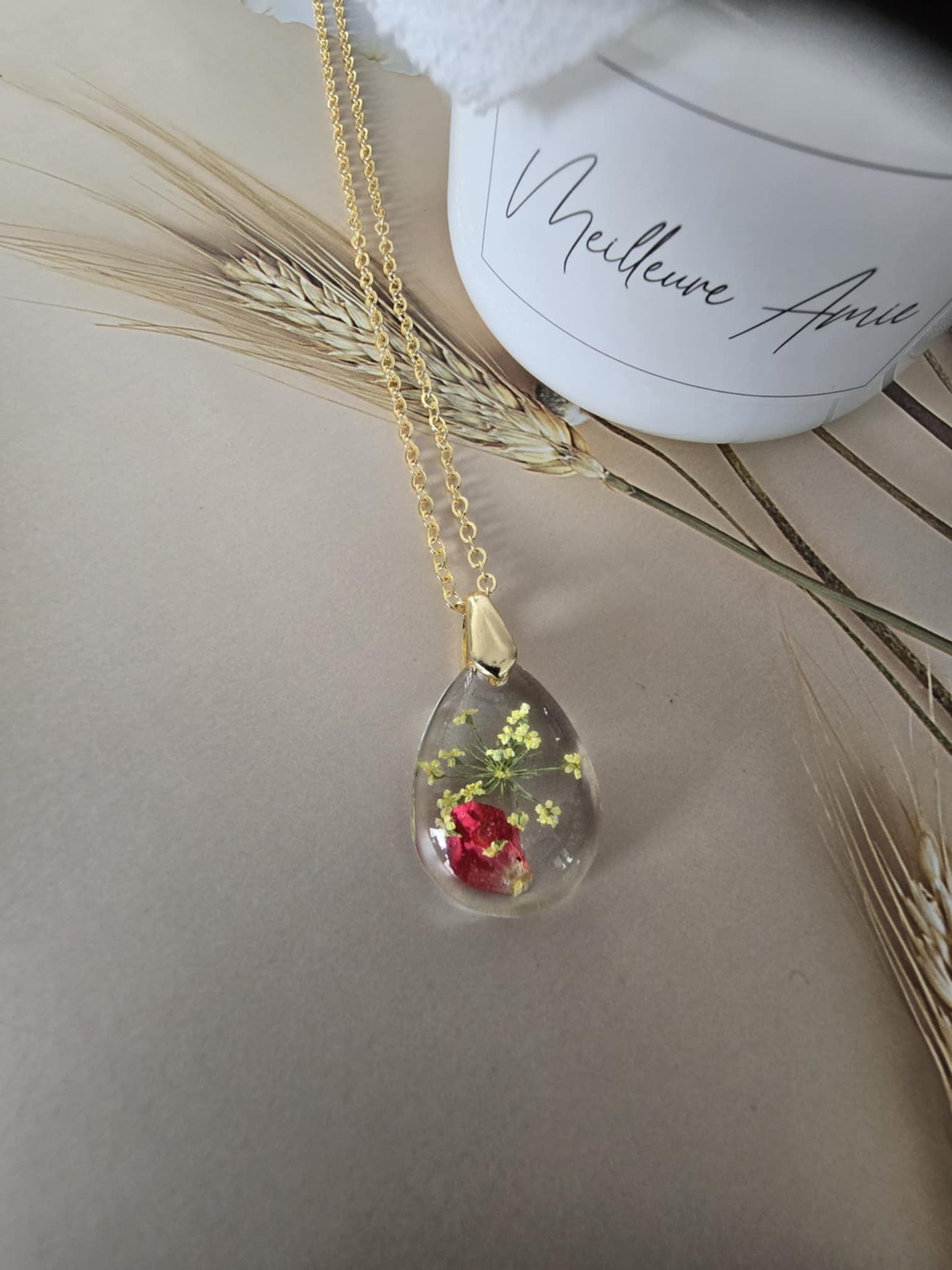 Pendentif floral flottant
