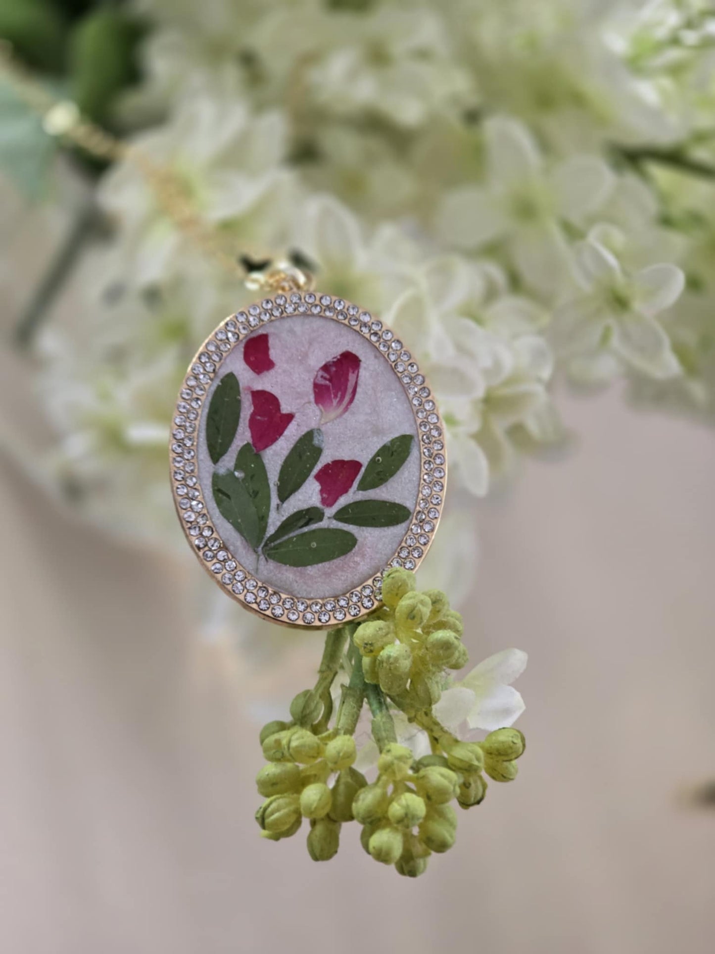 Pendentif nacré floral chic