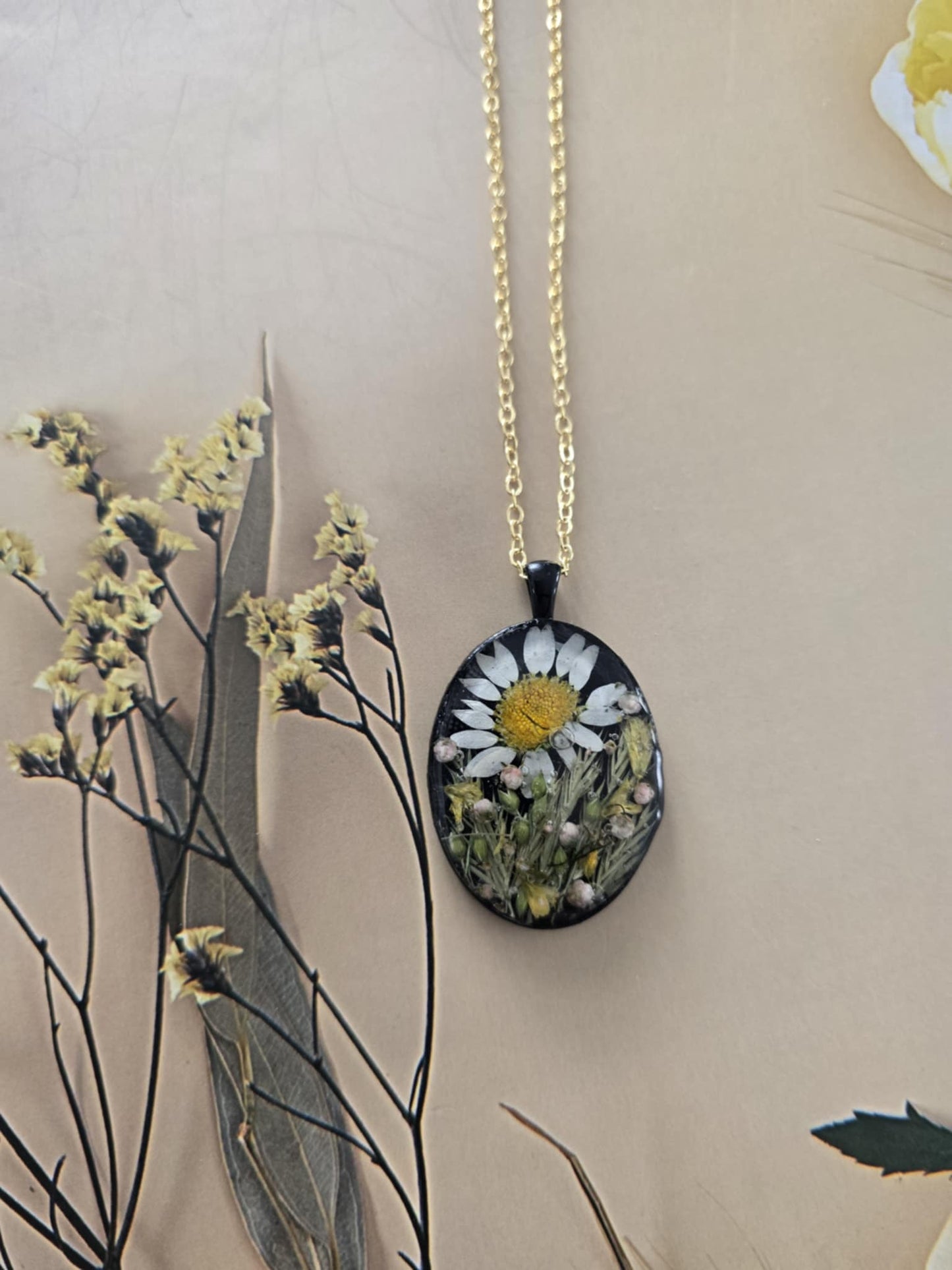 Pendentif marguerite floral des champs