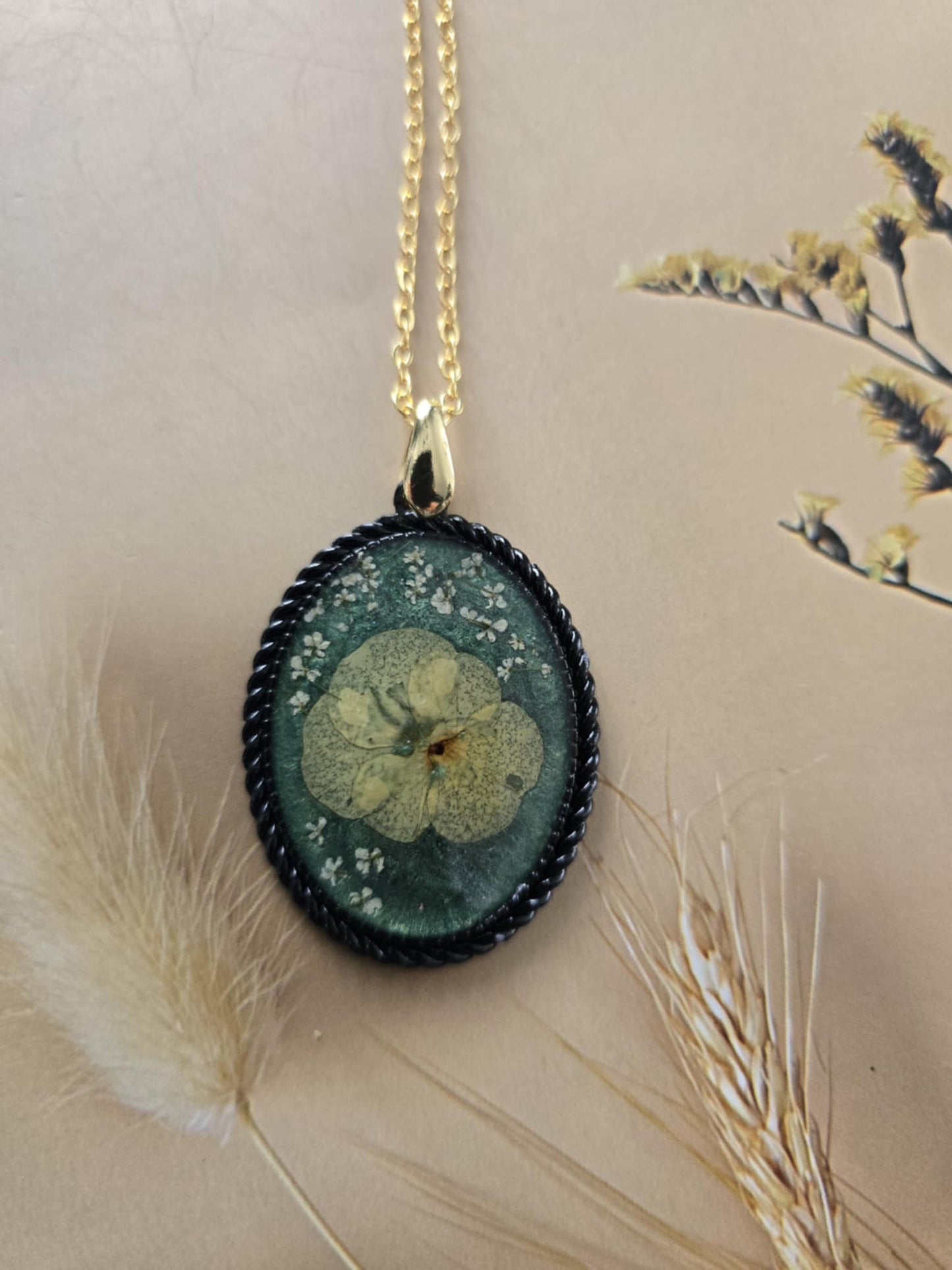 Pendentif petite pétale jaune