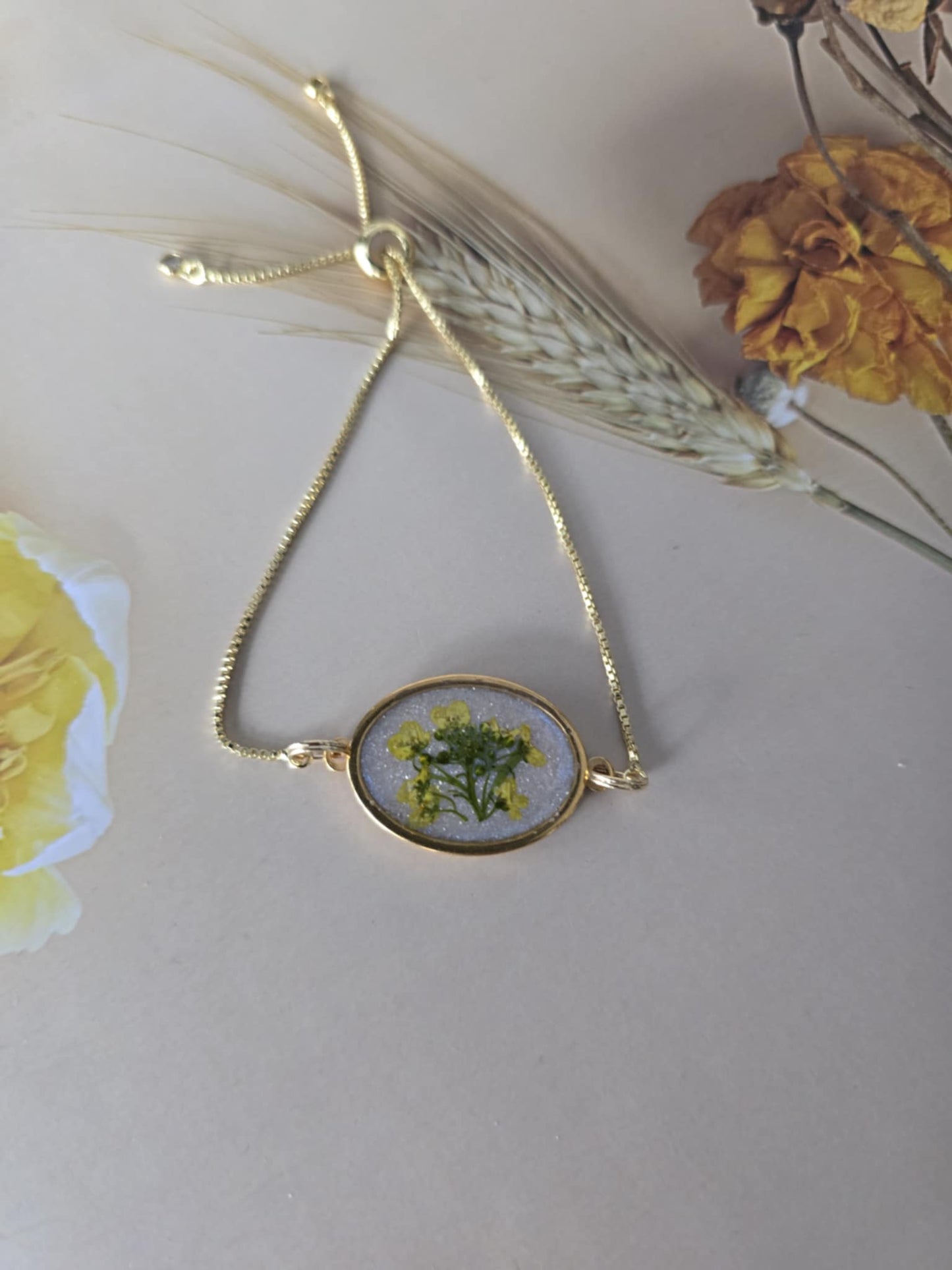 Bracelet ajustable floral jaune