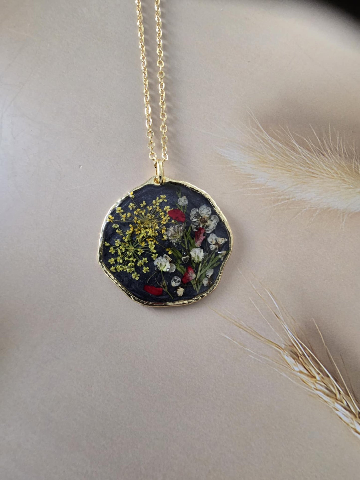 Pendentif petites fleurs des champs