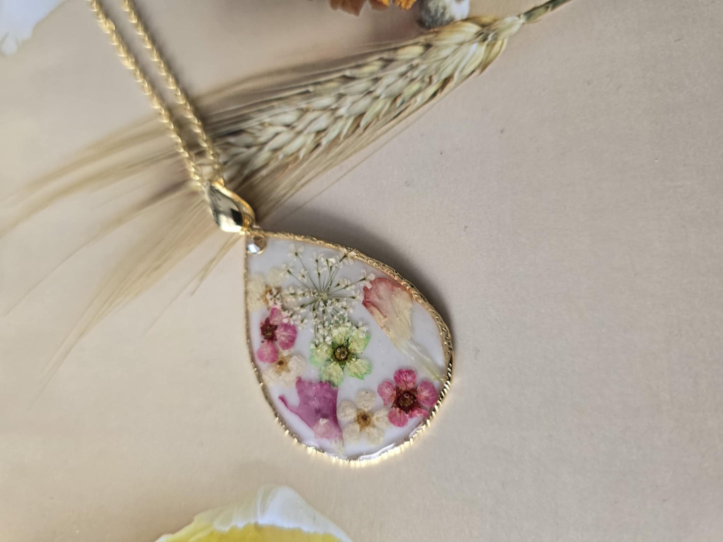 Pendentif goutte petite fleur