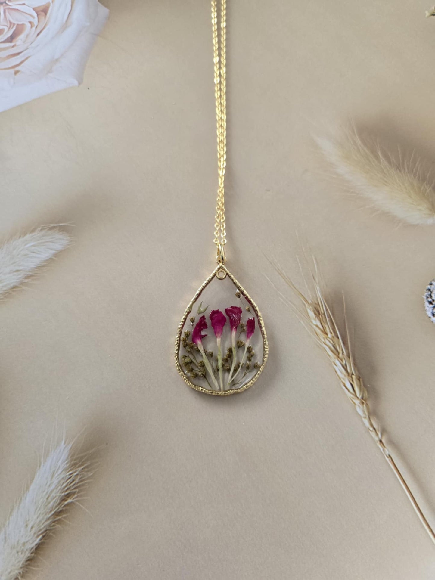 Pendentif de fleurs rouges élégante