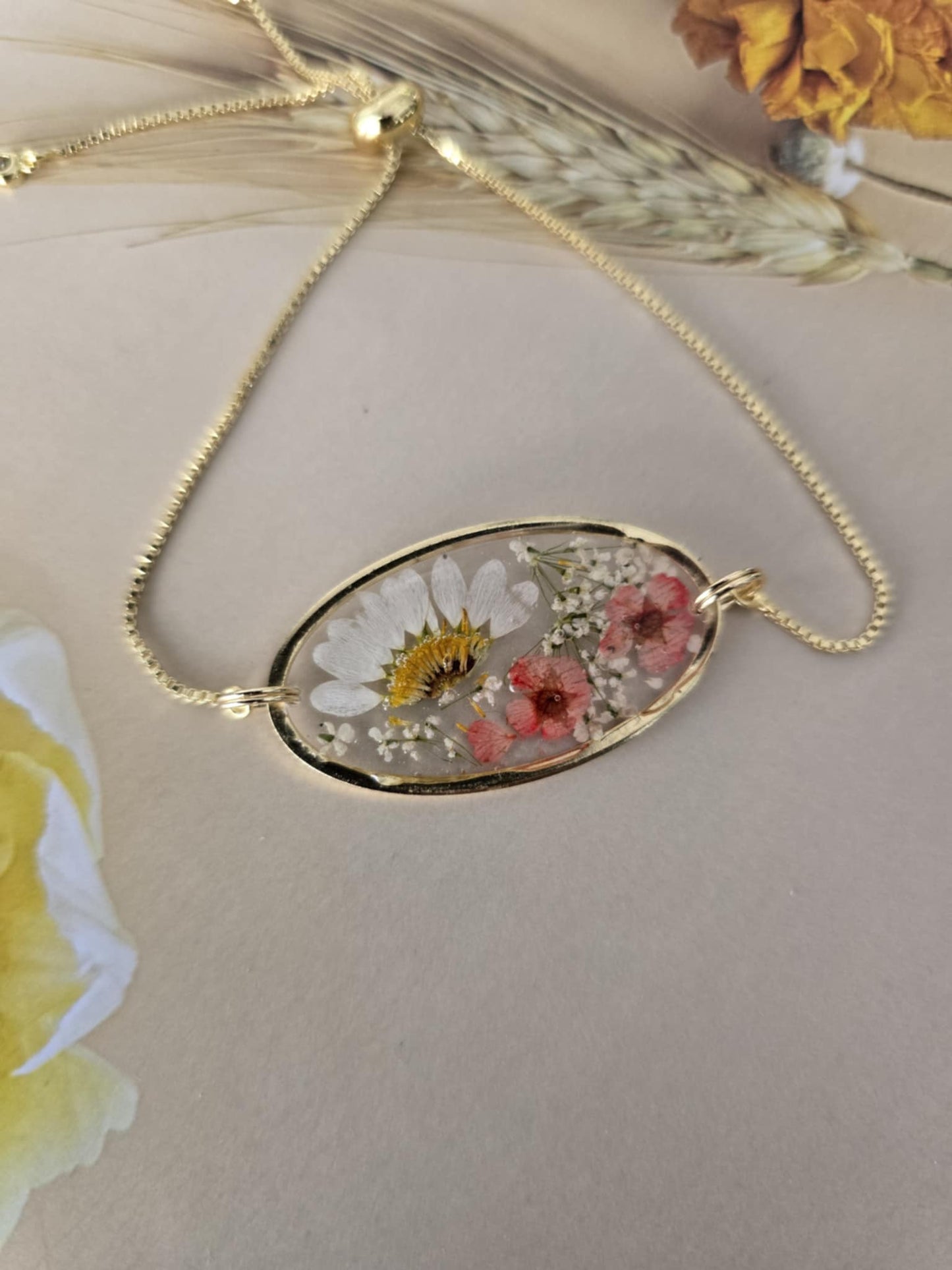 Bracelet ajustable ovale floral éternel