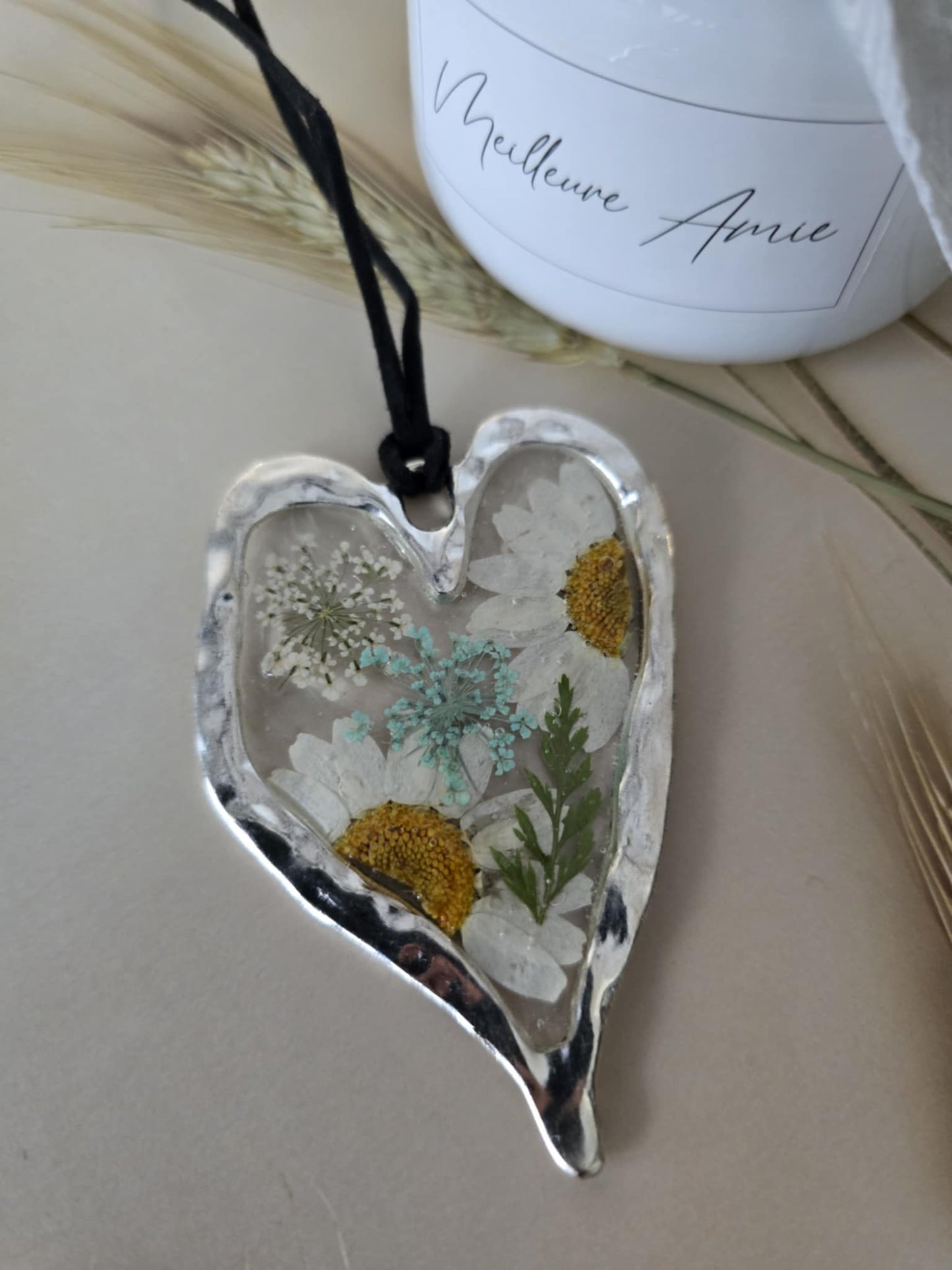 pendentif argenté floral fraiche