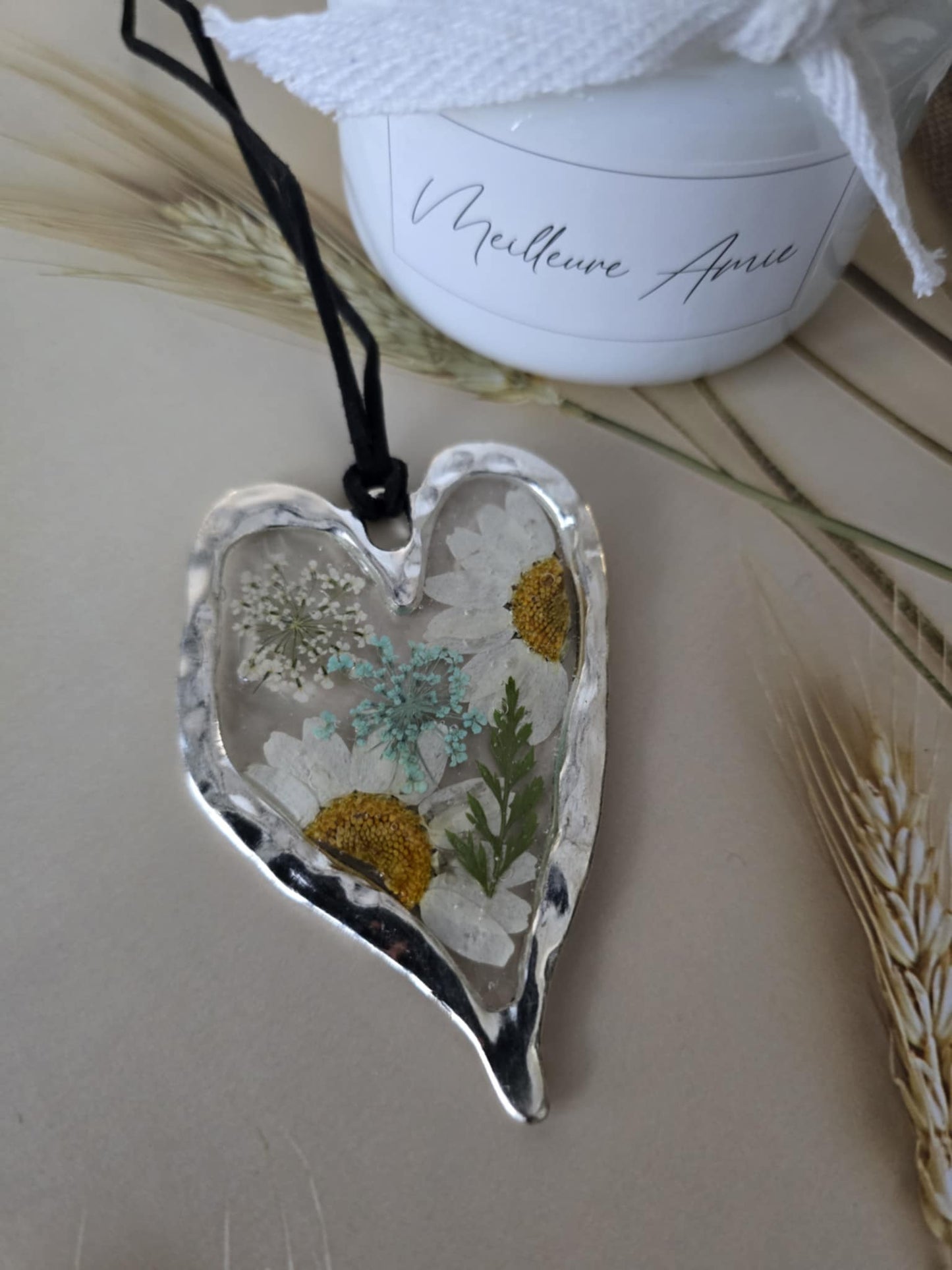 pendentif argenté floral fraiche