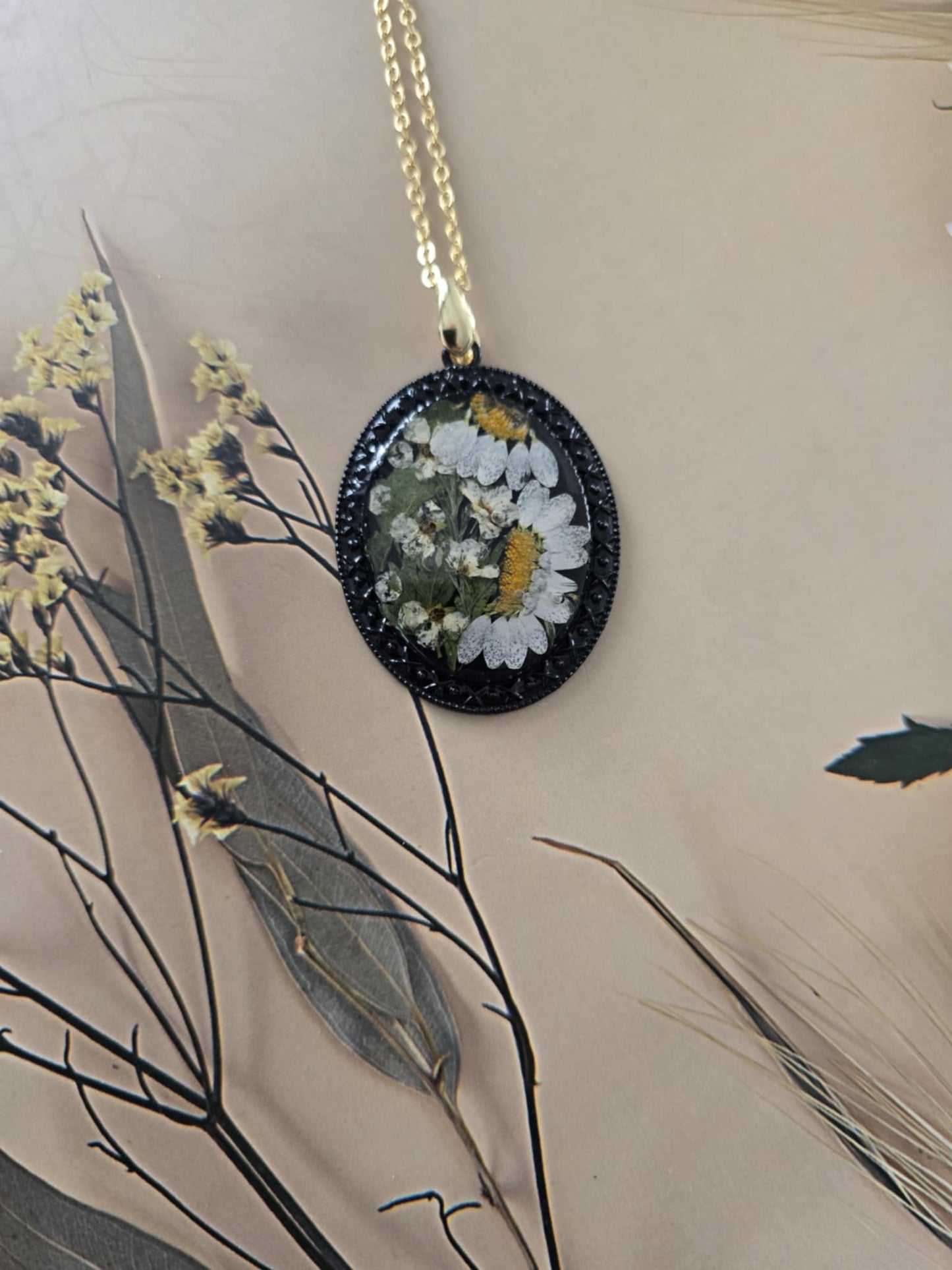 Pendentif fierté floral