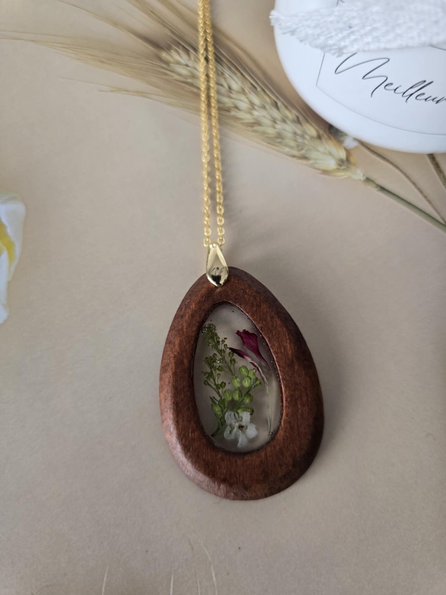 Pendentif boisé floral naturel
