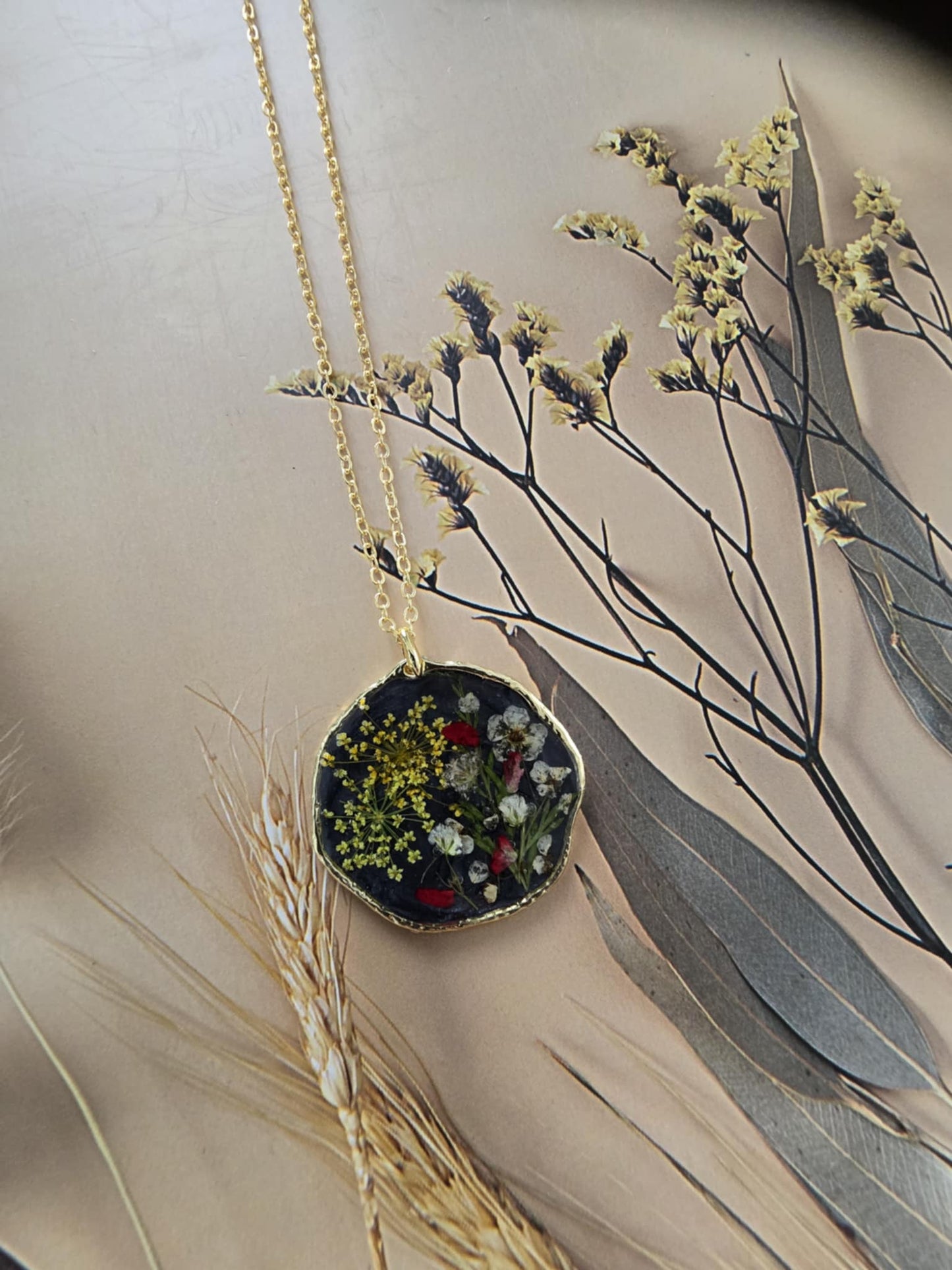 Pendentif petites fleurs des champs