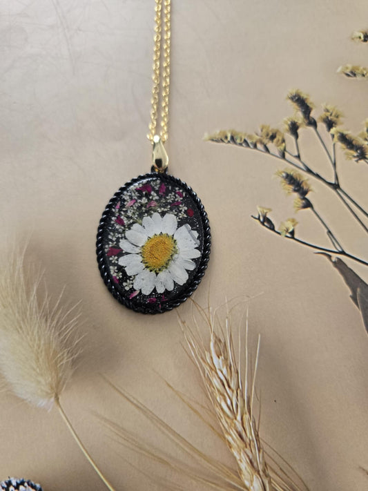 Pendentif marguerite vaillante