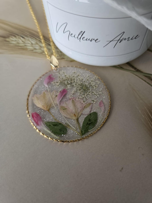 Pendentif floral romantique