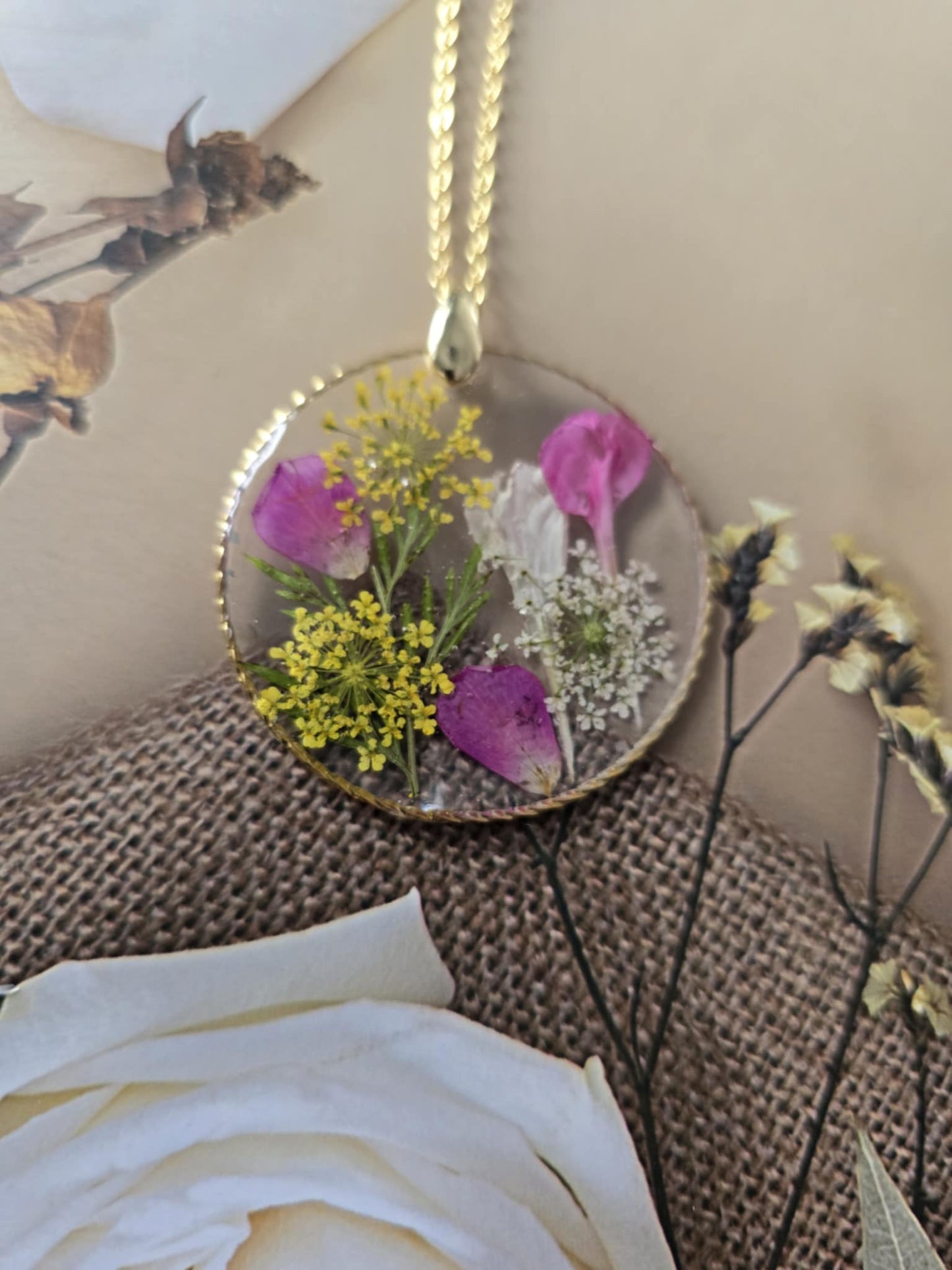 Pendentif unique pétale