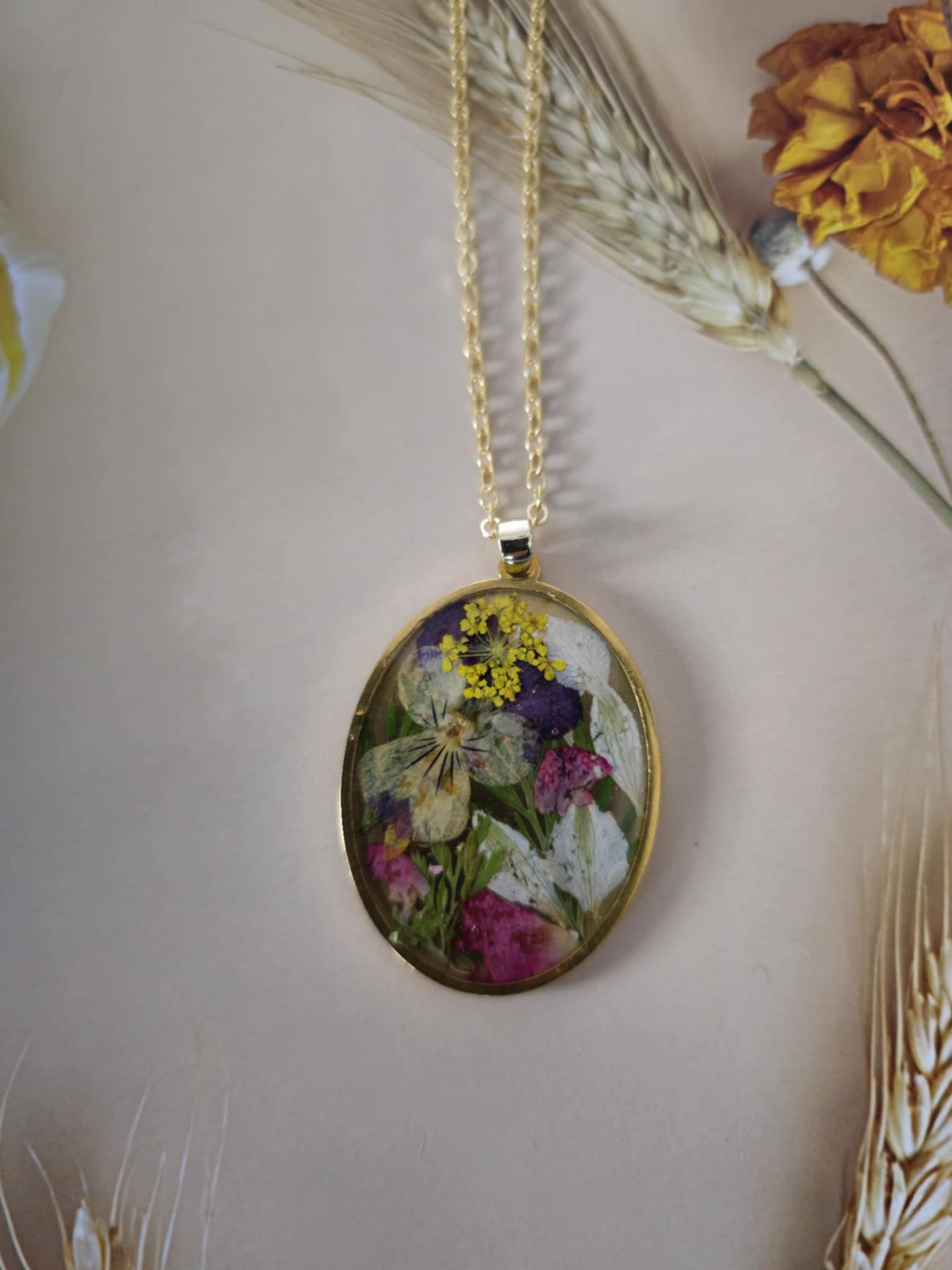 Pendentif fleur pensée chic