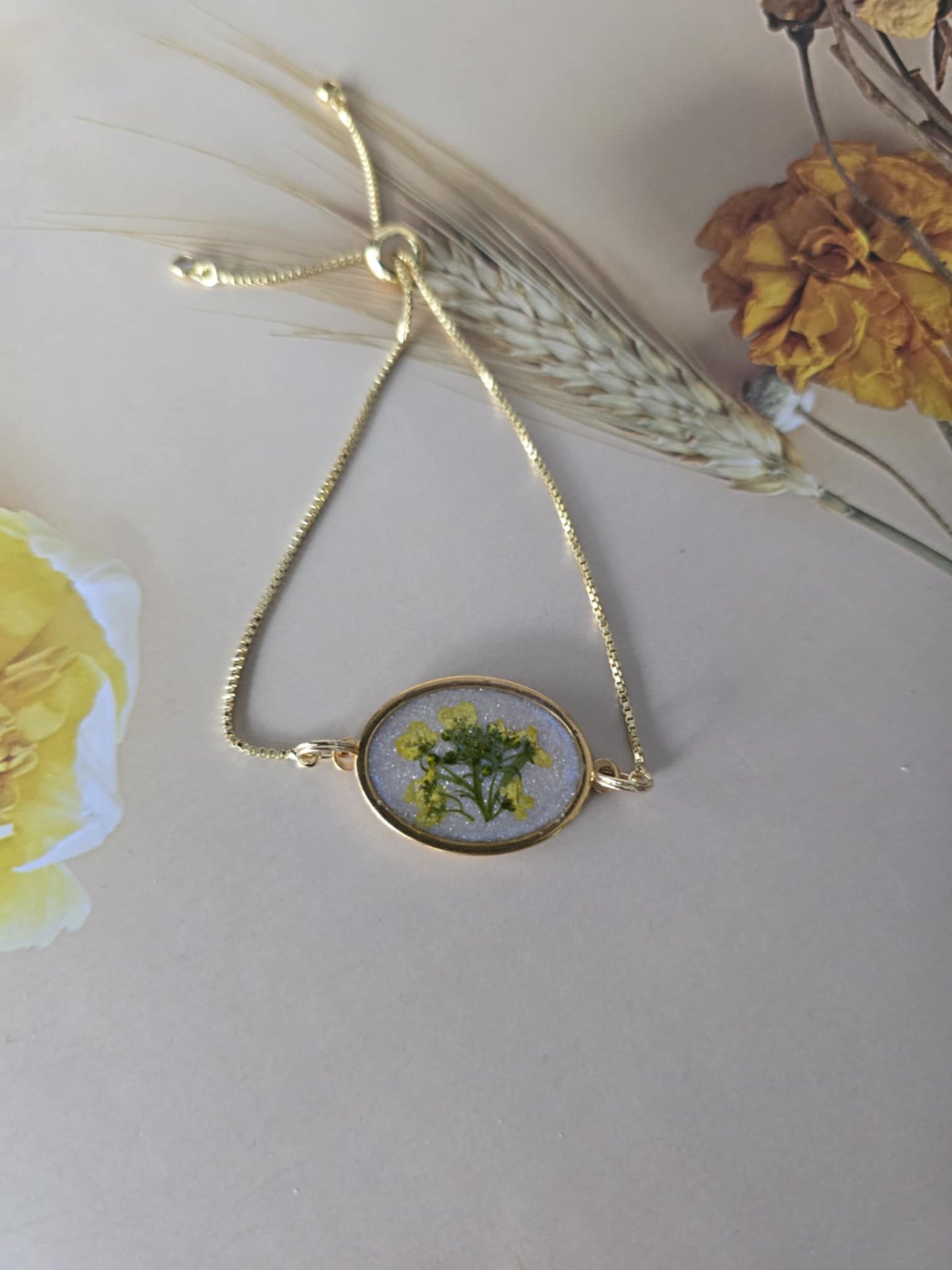 Bracelet ajustable floral jaune