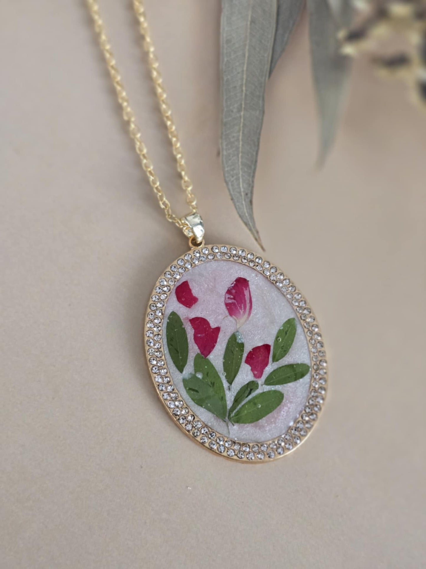 Pendentif nacré floral chic