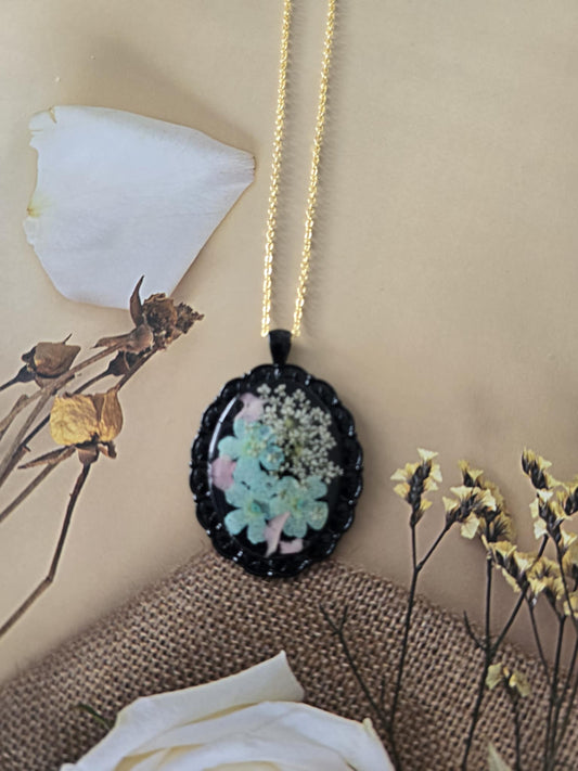 Pendentif noir floral turquoise