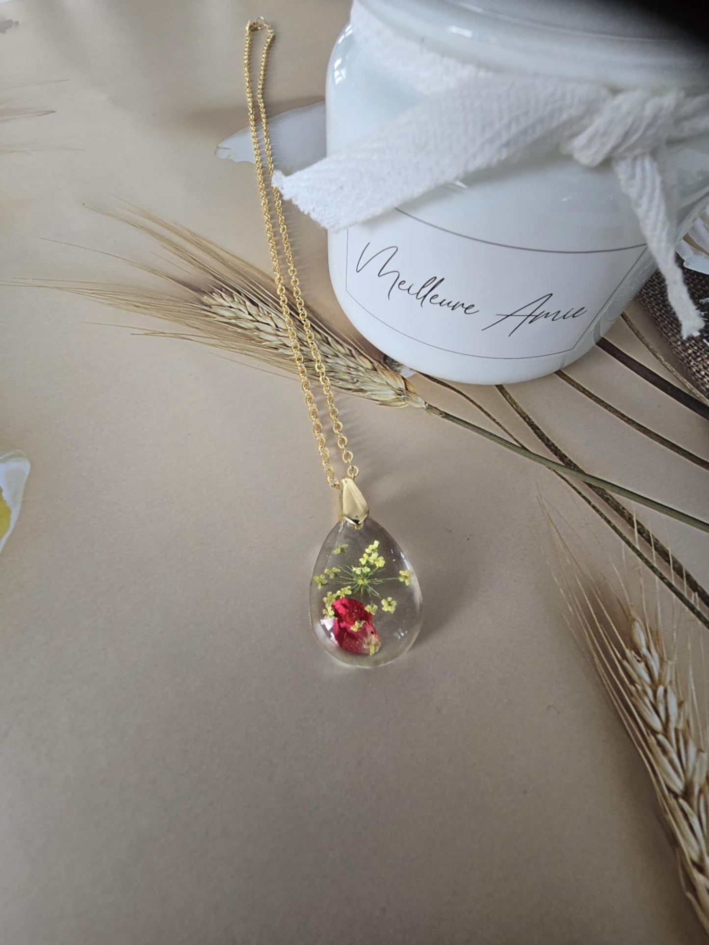 Pendentif floral flottant