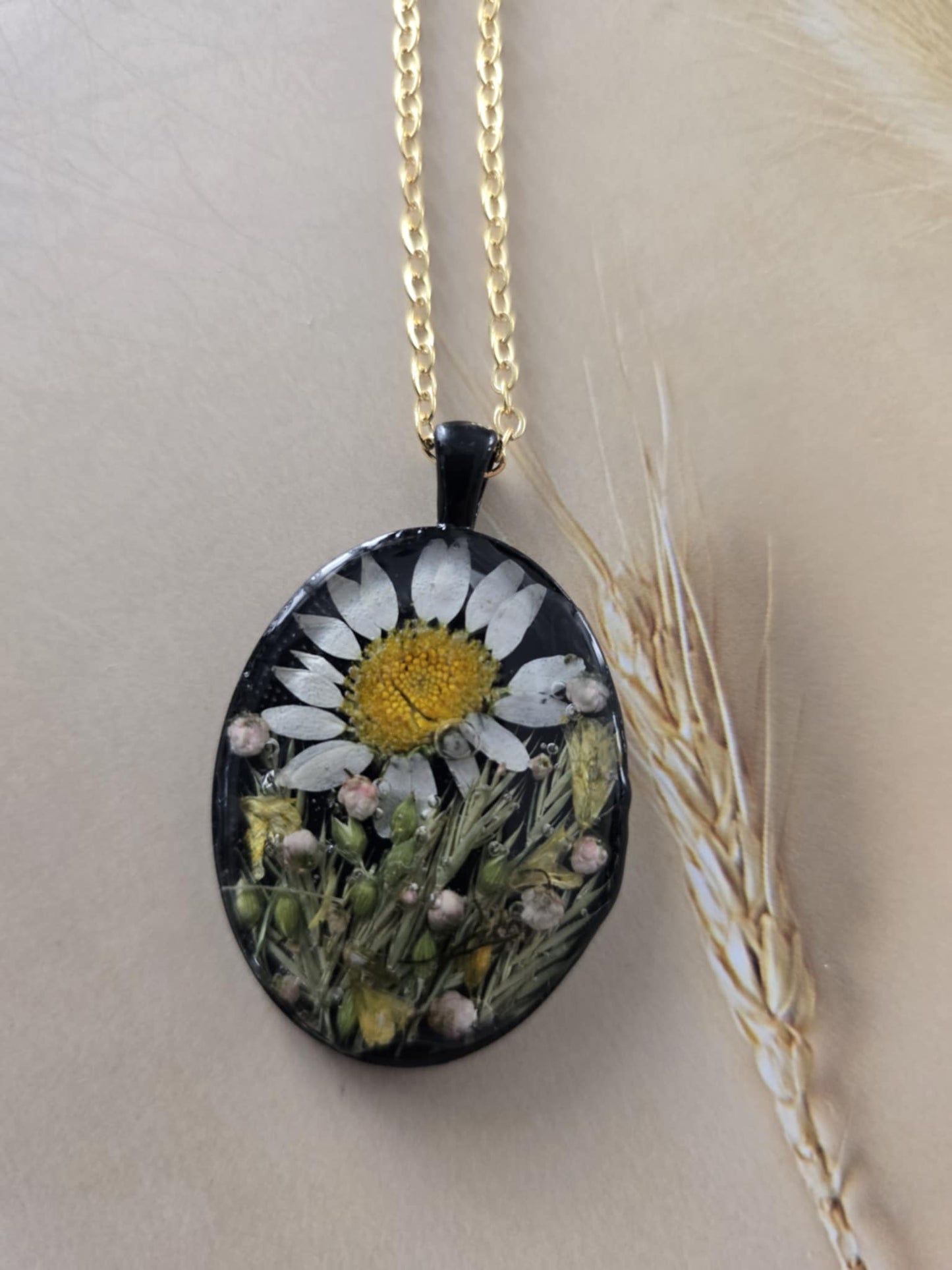 Pendentif marguerite floral des champs