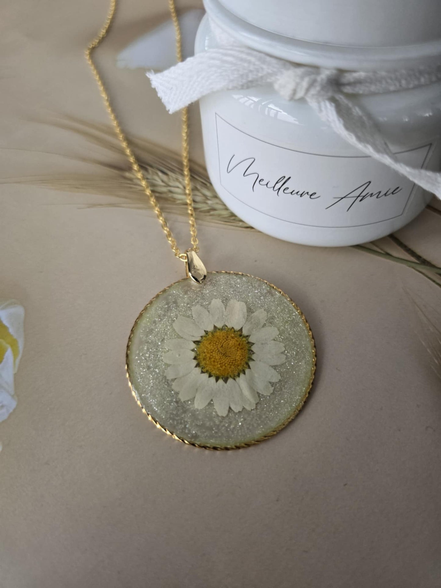 Pendentif marguerite au naturel