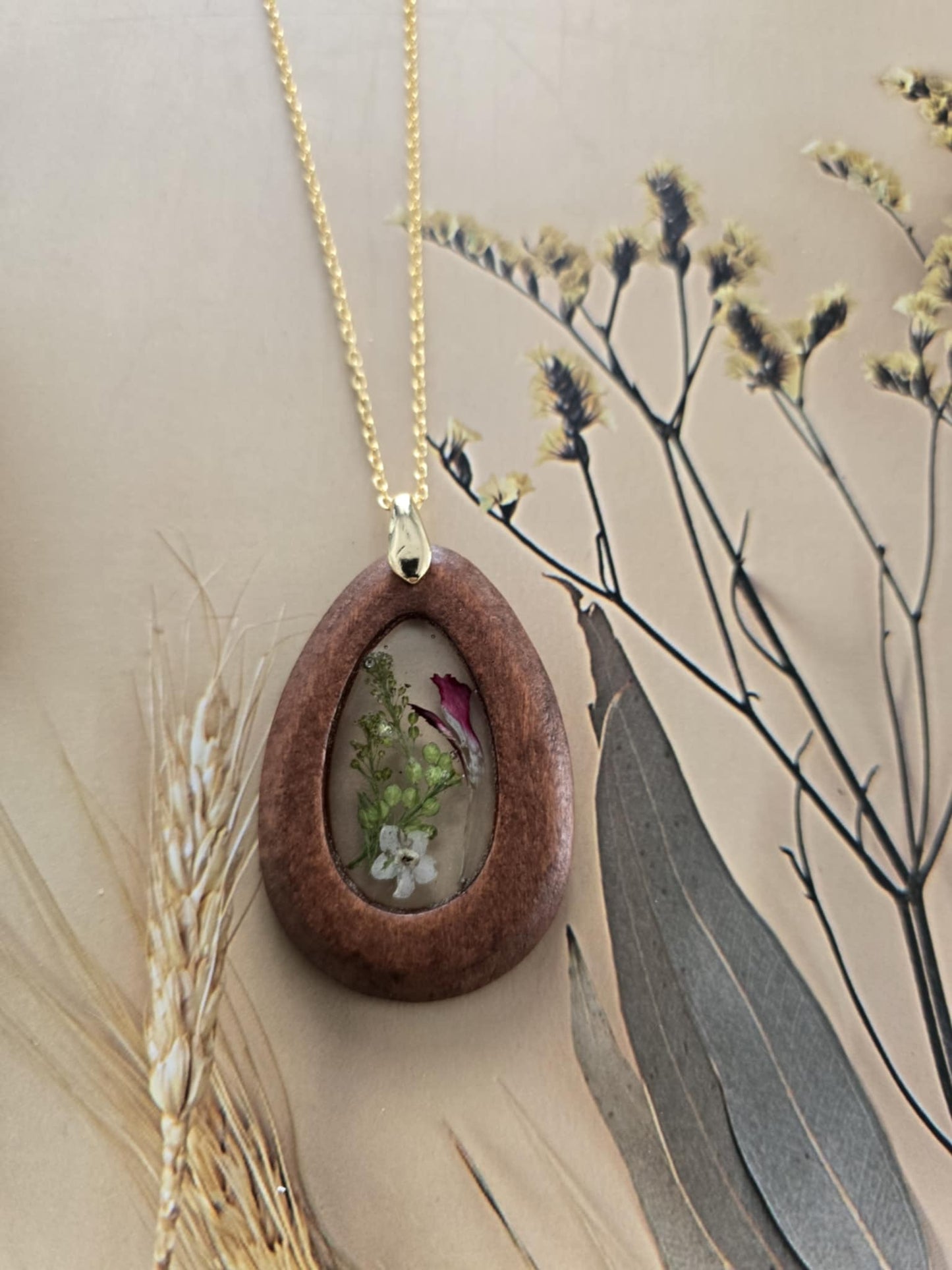 Pendentif boisé floral naturel