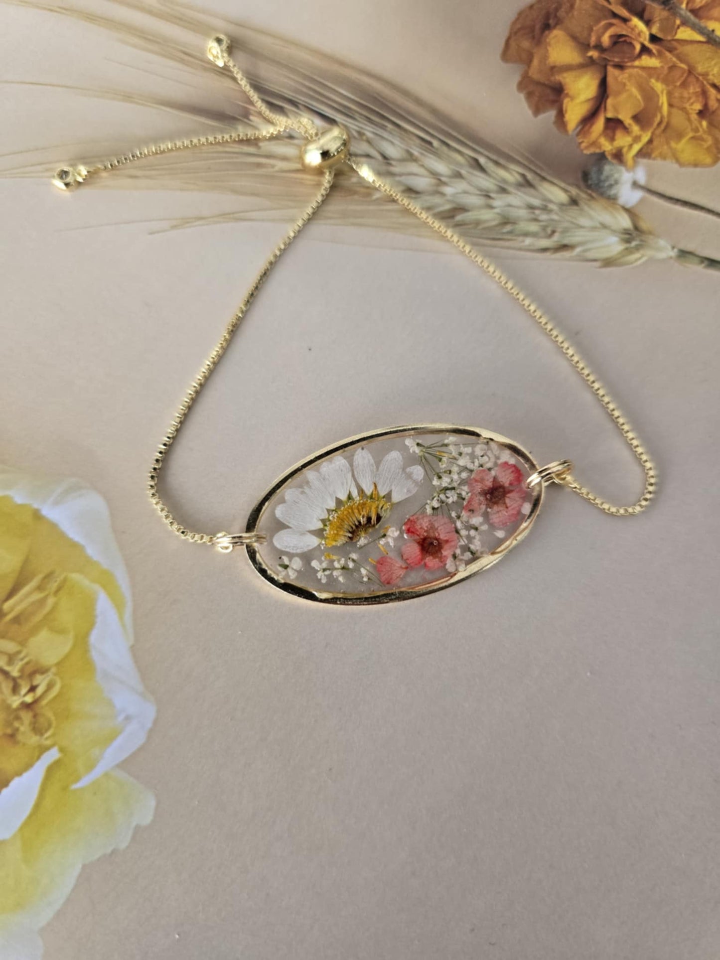 Bracelet ajustable ovale floral éternel