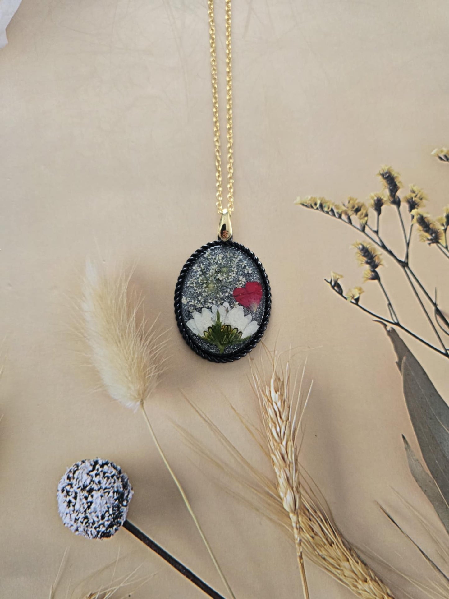 Pendentif floral brillance paillette