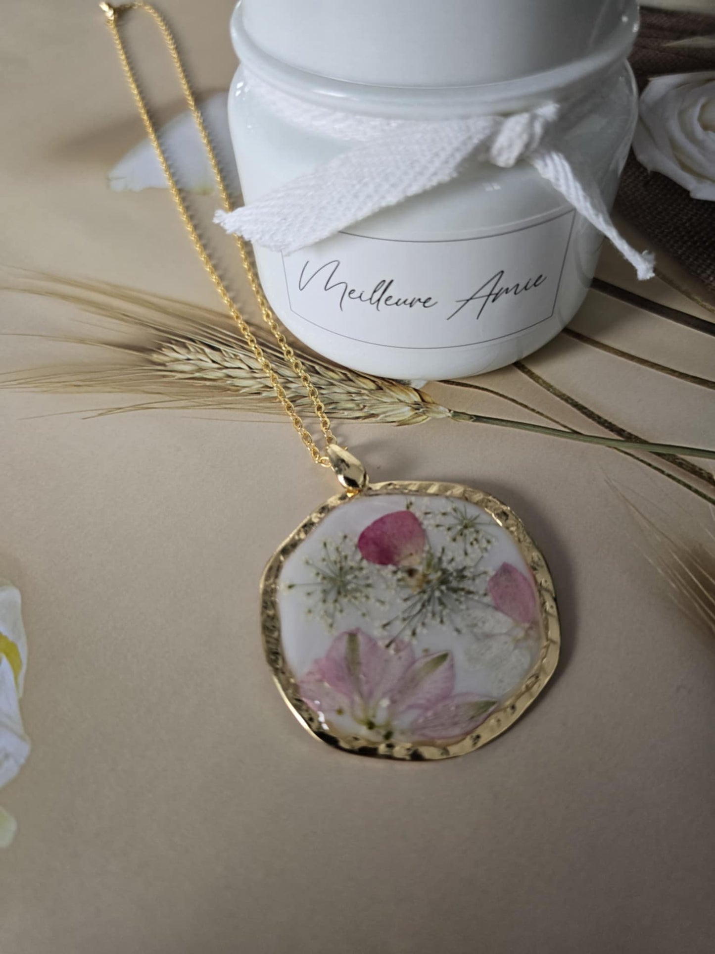 Pendentif touche de douceur en fleur