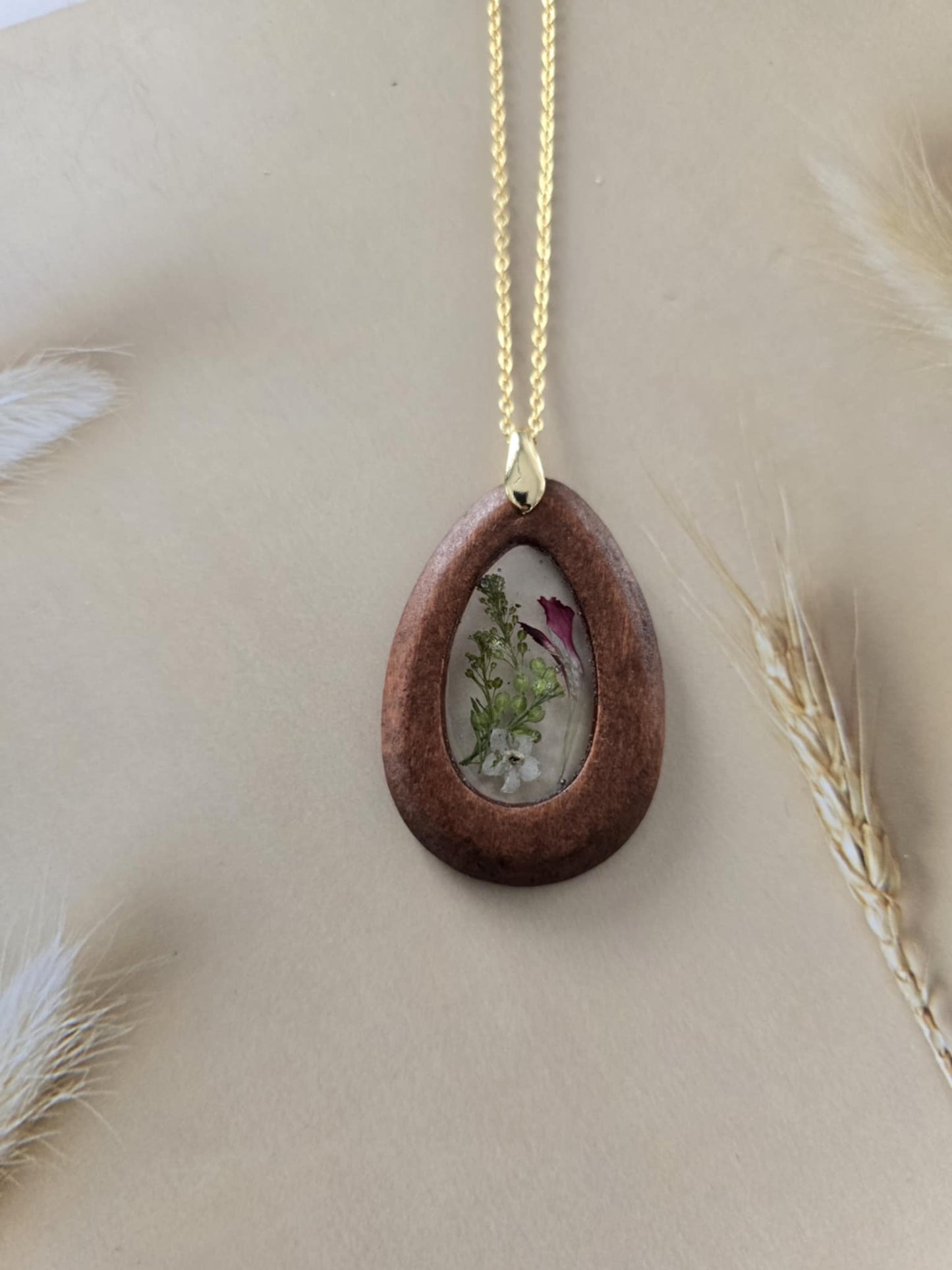 Pendentif boisé floral naturel