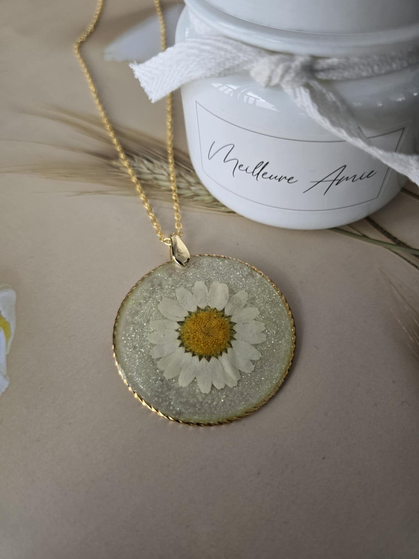 Pendentif marguerite au naturel