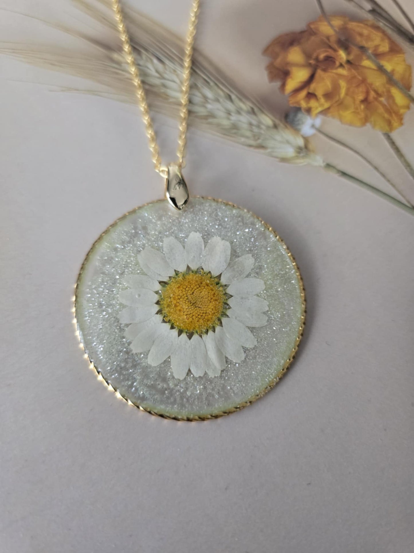 Pendentif marguerite au naturel